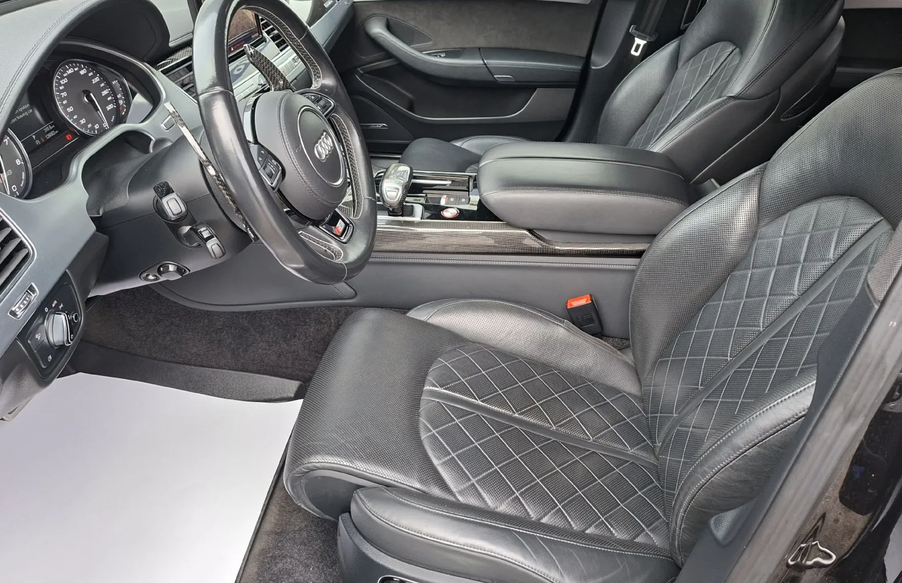 Zunanja slika - Audi S8 - 4.0 TFSI Quattro - 680 HP - 8