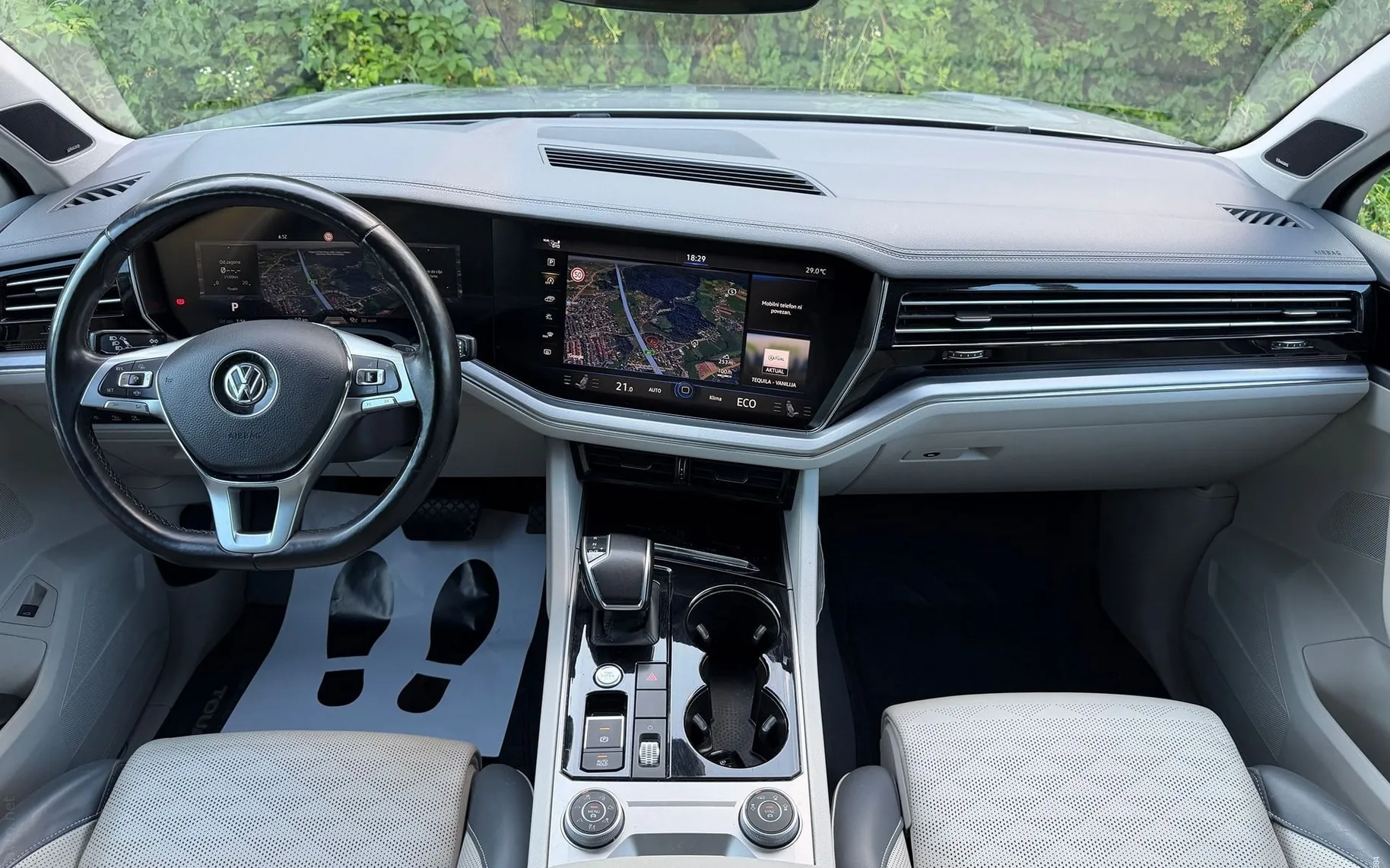 Notranja slika - Volkswagen Touareg - 4motion V6 TDI EXCLUSIVE|Zračno|Matrix|Pano|ACC - 12