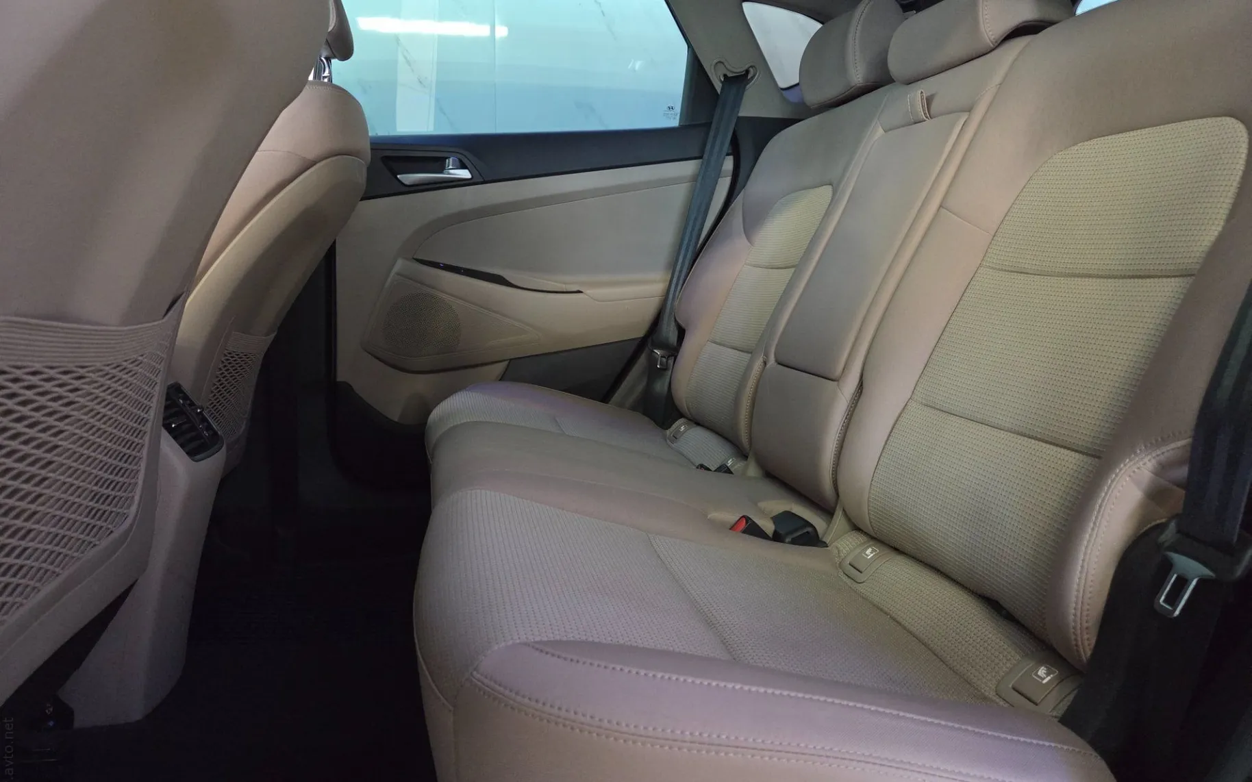 Notranja slika - Hyundai Tucson - 4WD 2.0 CRDi Slovensko vozilo - Kamera - Kljuka - 12