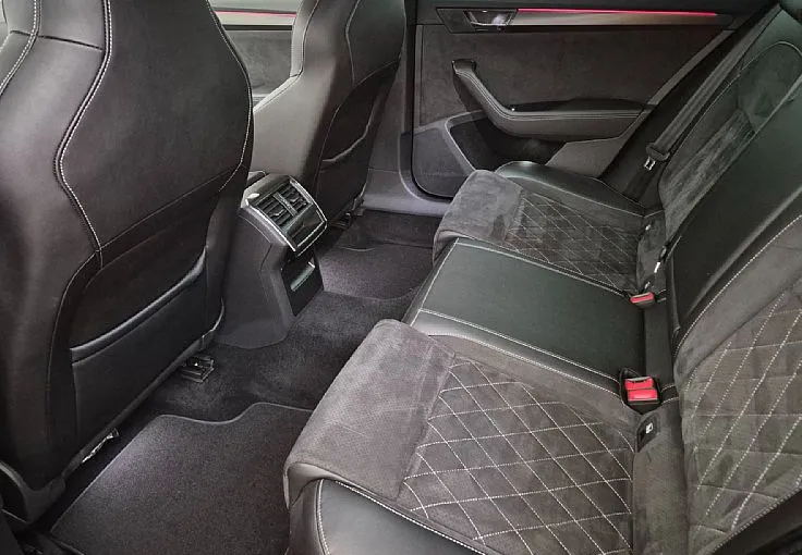 Zunanja slika - Škoda Superb - Combi 2.0 TDI Sportline DSG-MATRIX-ACC-VIRTUAL - 9