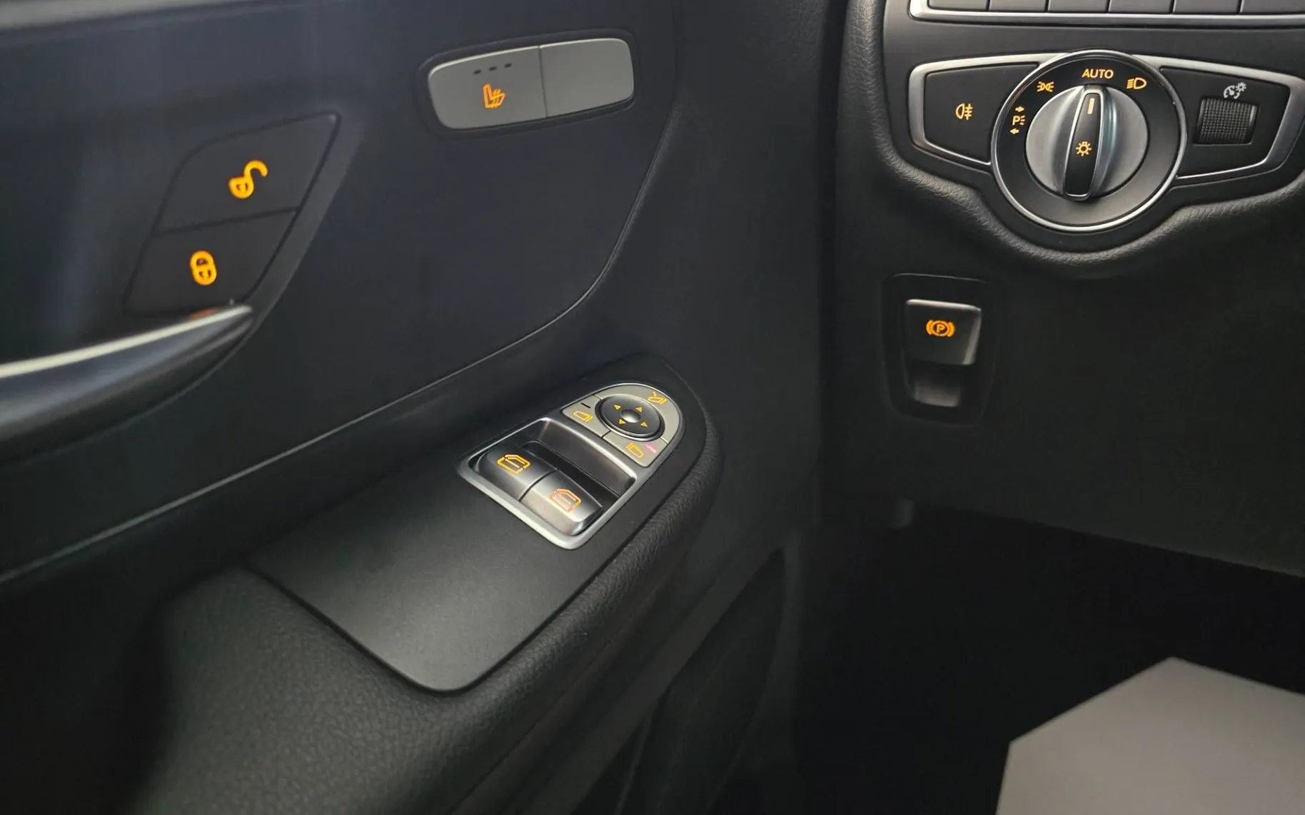 Notranja slika - Mercedes-Benz V-Razred - V 220 d Edition Lang-dolgi Avt. - LED.navi.kamera - 18