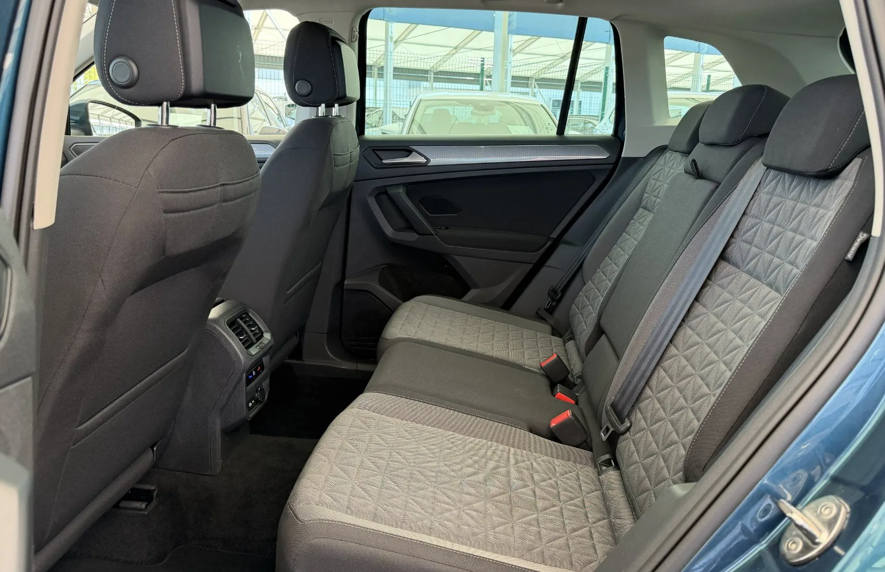 Zunanja slika - Volkswagen Tiguan - Life 2.0 TDI DSG 4MOTION - KAMERA - EASY OPEN - 10