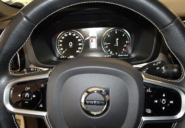 Zunanja slika - Volvo XC60 - 2.0 D4 R Design AWD -VIRTUAL -KAMERA -NAVI - 11
