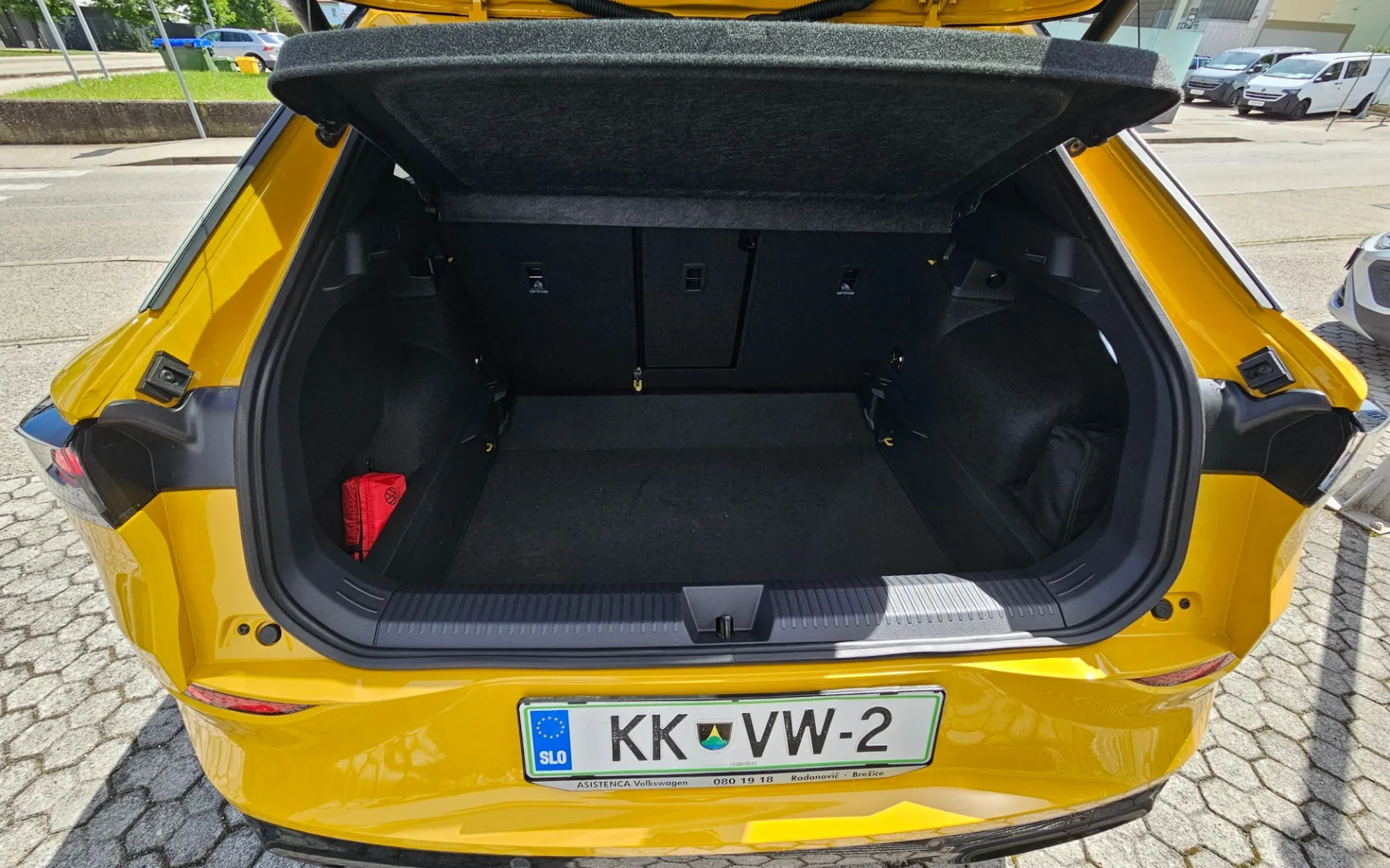 Zunanja slika - Volkswagen T-Roc - 1.5 eTSI R-Line DSG - 6