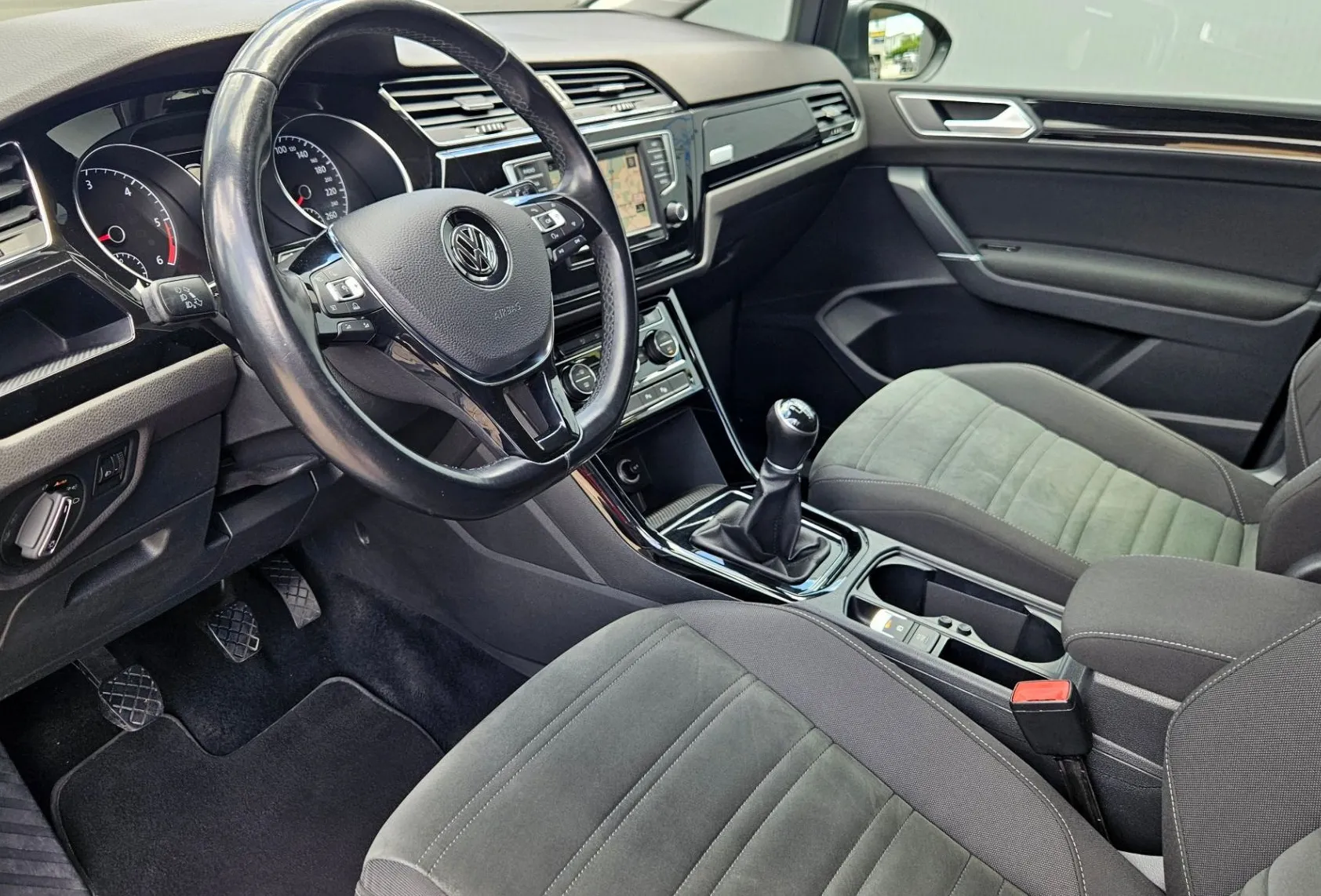 Zunanja slika - VW Touran - 2.0 TDI BMT Highline+ACC+17 COL - 11