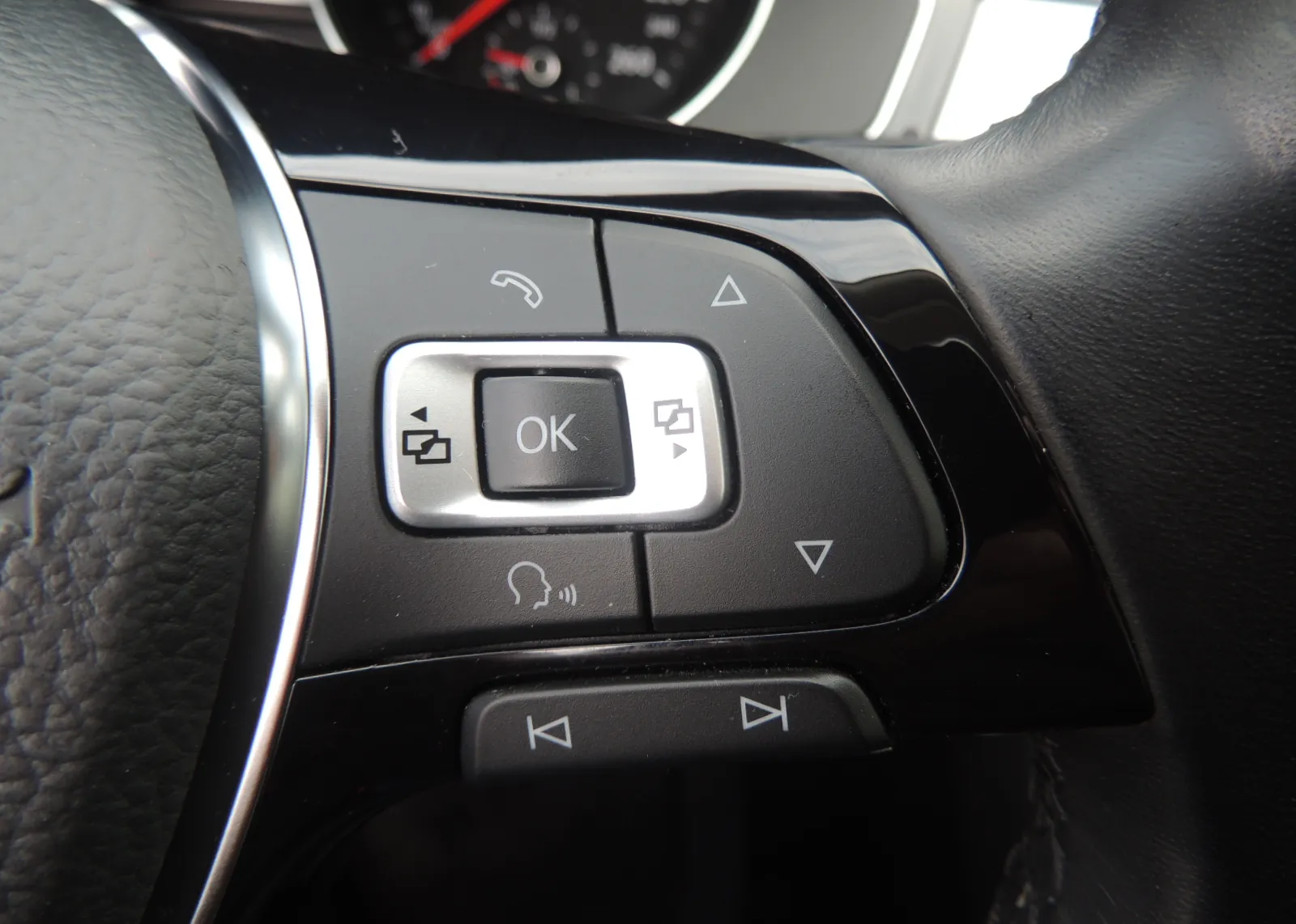 Zunanja slika - Volkswagen Passat - 1.6/TDI/ AUT./ Comfortline - 17