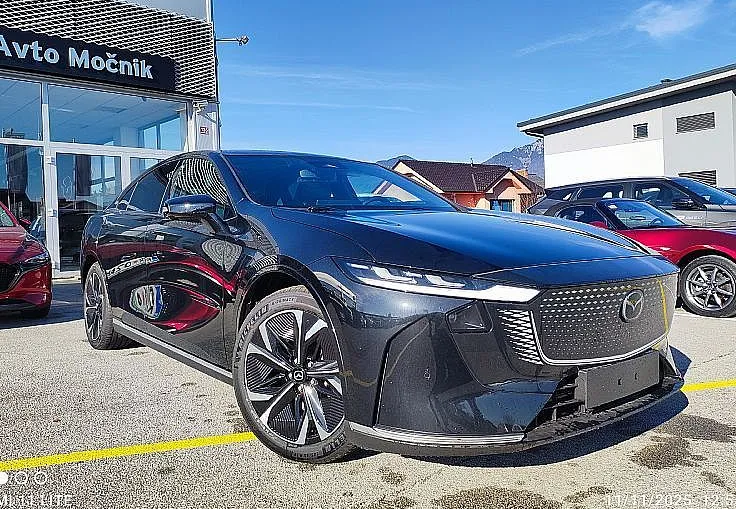 Zunanja slika - Mazda Mazda6e - BEV 69KWH TAKUMI BLACK LTH AUTO - 3