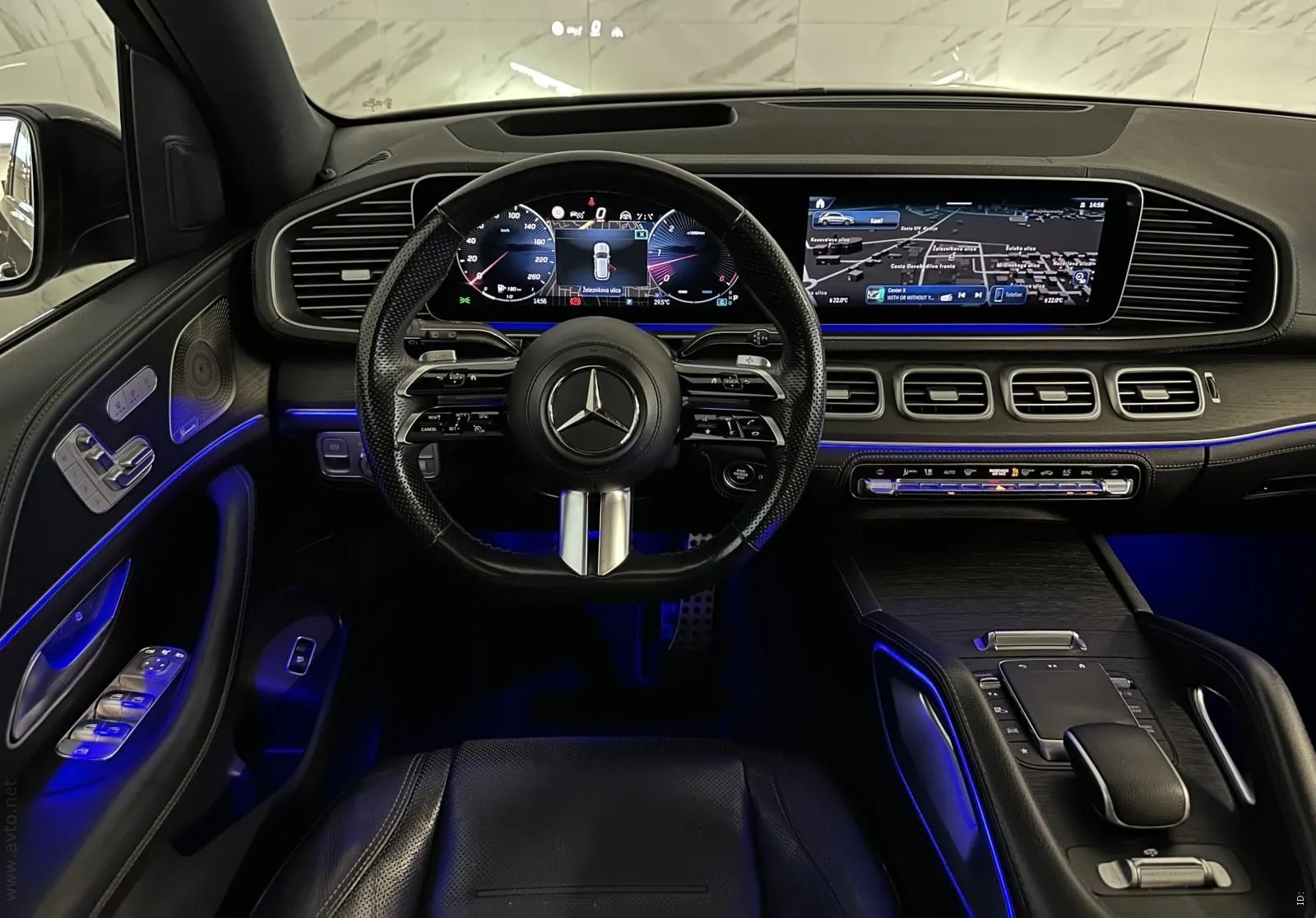 Notranja slika - Mercedes-Benz GLE-Razred - 450d|4Matic|AMG|Pano|Zračno|HUD|ACC|Hlaj|Burm|360 - 9