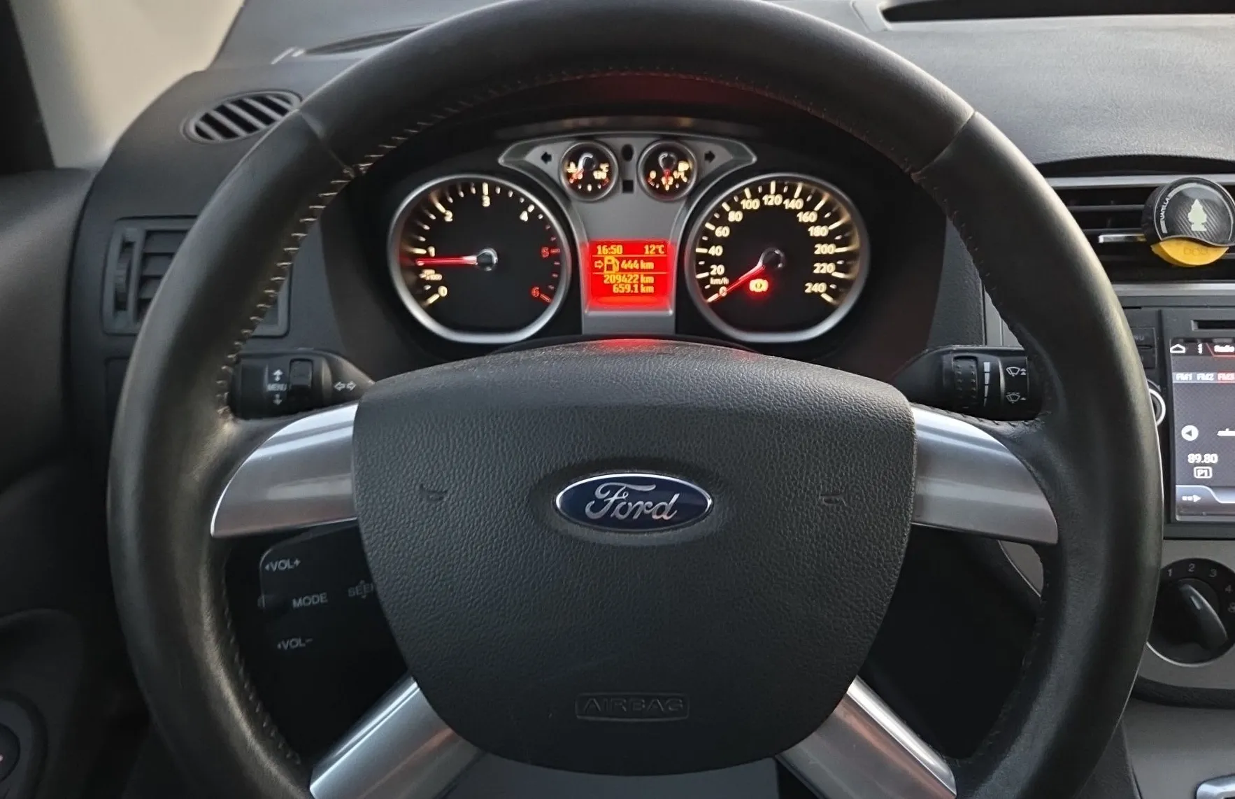 Zunanja slika - Ford Kuga - 2.0 TDCI 103kW DPF 4x2 Titanium - 8