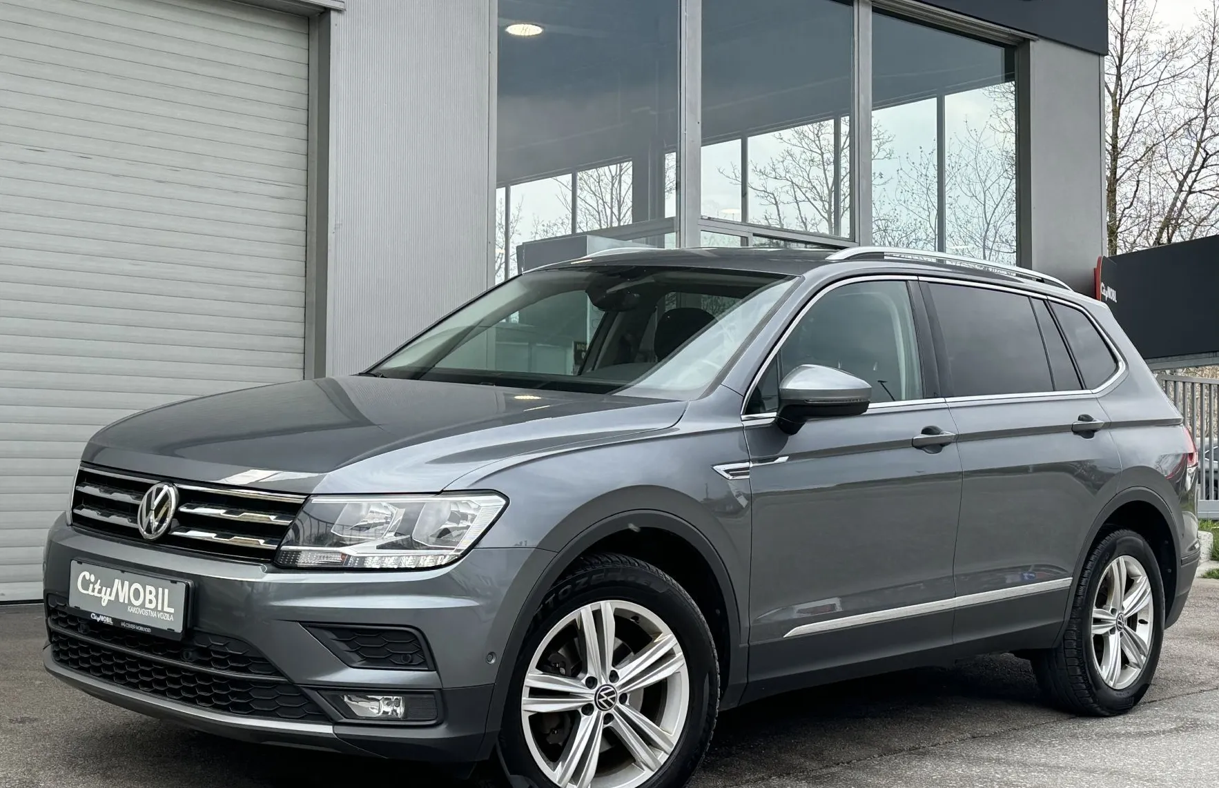 Zunanja slika - VW Tiguan Allspace - 7 SEDEŽEV-AVTOMATIK-EDITION-RADAR-NVI-KAMERA-GRET - 2