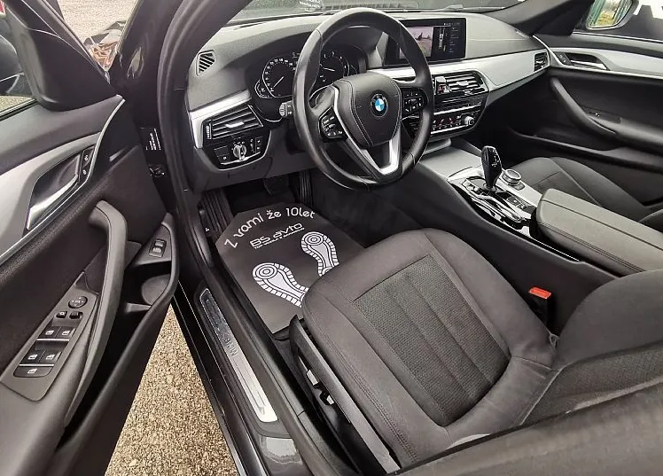 Zunanja slika - BMW Serija 5 - Touring: 520d AUT. -HEAD UP-VL-KLJUKA-MODEL 2021-KAMERA - 8