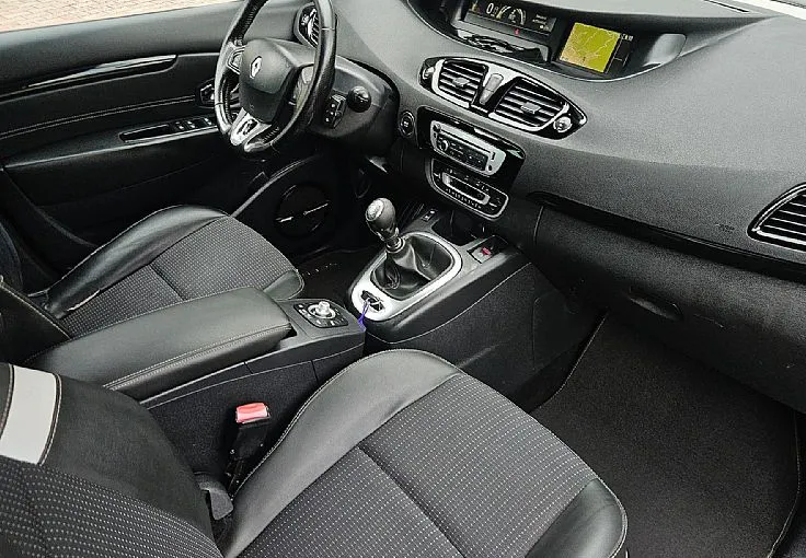Zunanja slika - Renault Scénic - Grand Scenic 1.6 dCi 131ks °7-SEDEŽEV° °BOSE EDITION° °17-COL° - 8