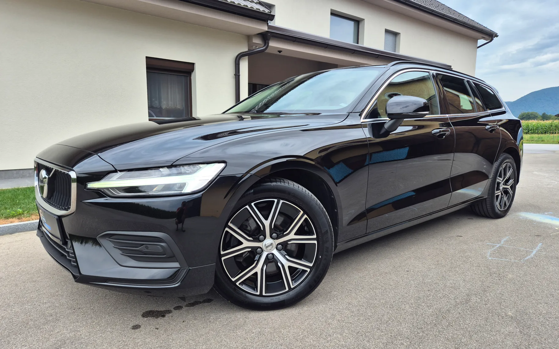 Zunanja slika - Volvo V60 - B4D Core Avt. - 2