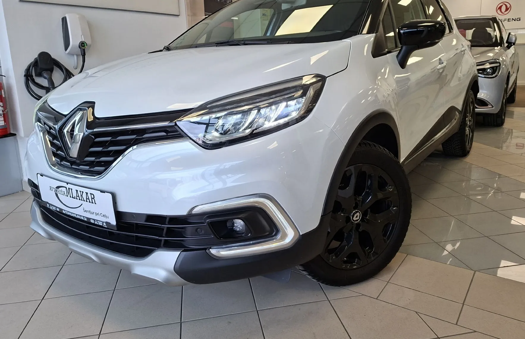 Zunanja slika - Renault Captur - Intens dCi 90-SLO-LED-NAVI-KAMERA-2X PDC- - 2