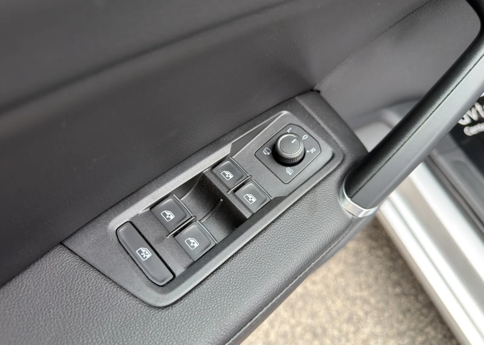 Zunanja slika - Volkswagen Touran - 2,0 TDI BMT Family DSG - 15