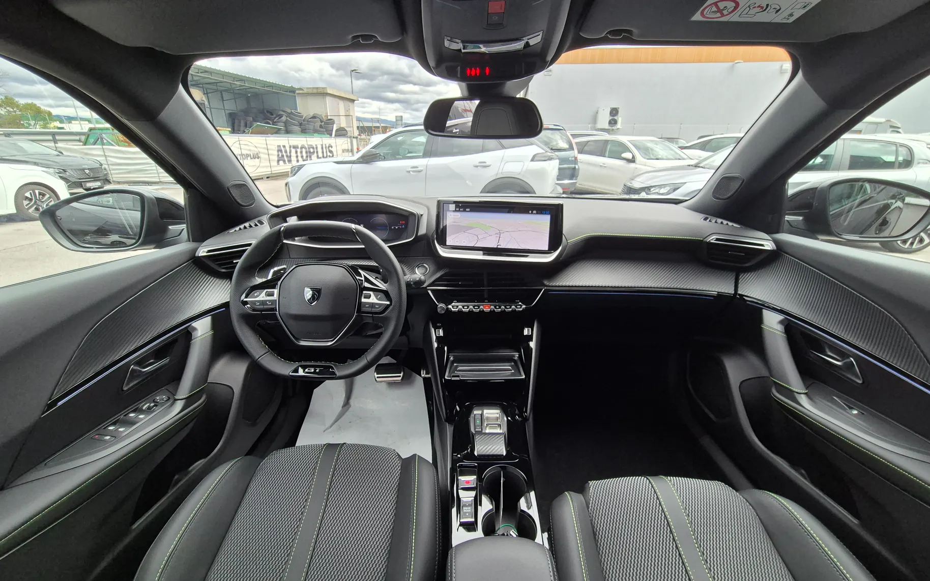 Zunanja slika - Peugeot 2008 - GT HIBRID 145 - 11