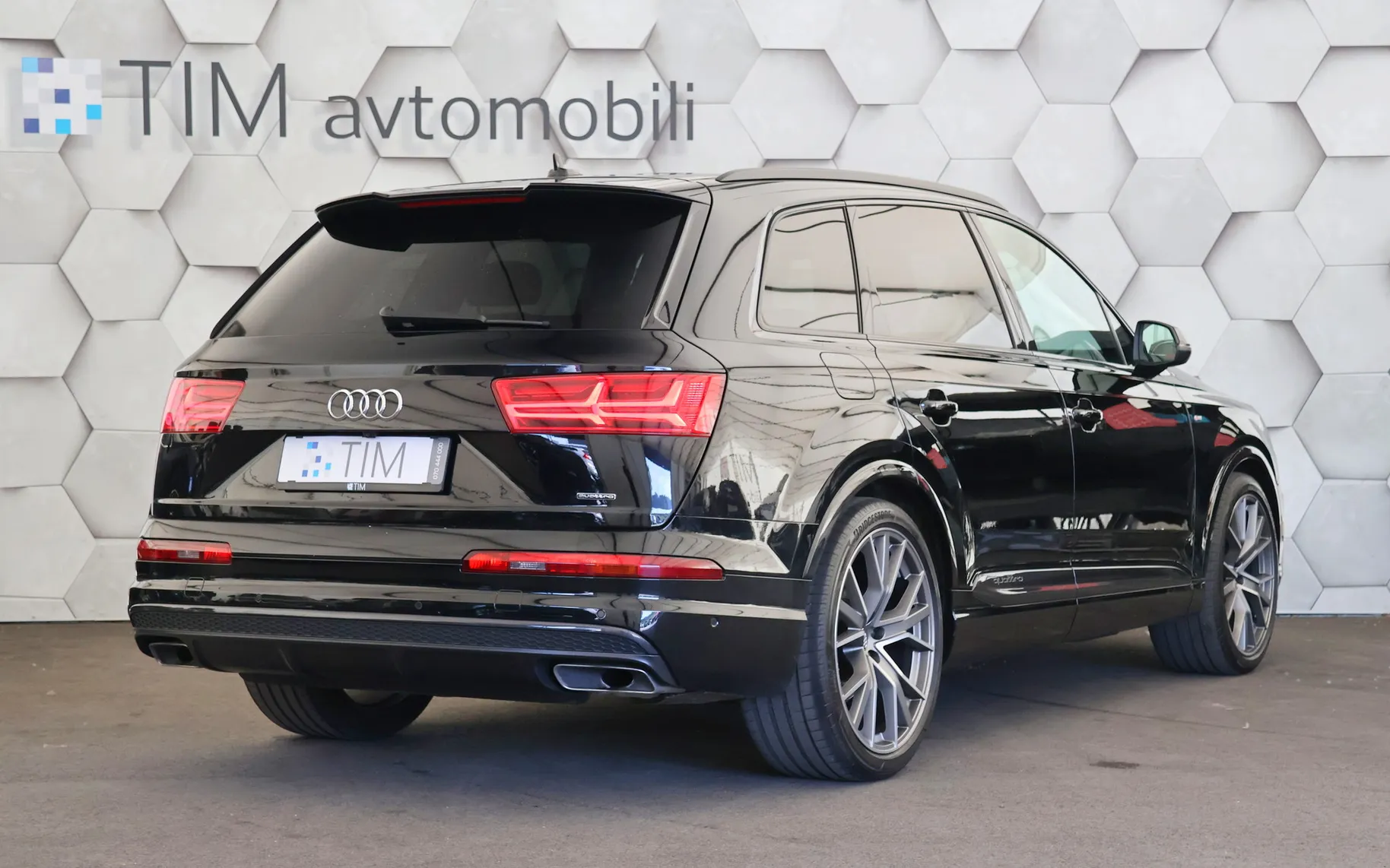 Zunanja slika - Audi Q7 - 3.0 V6 TDI Quattro Tiptronic S-Line 272KM - 3