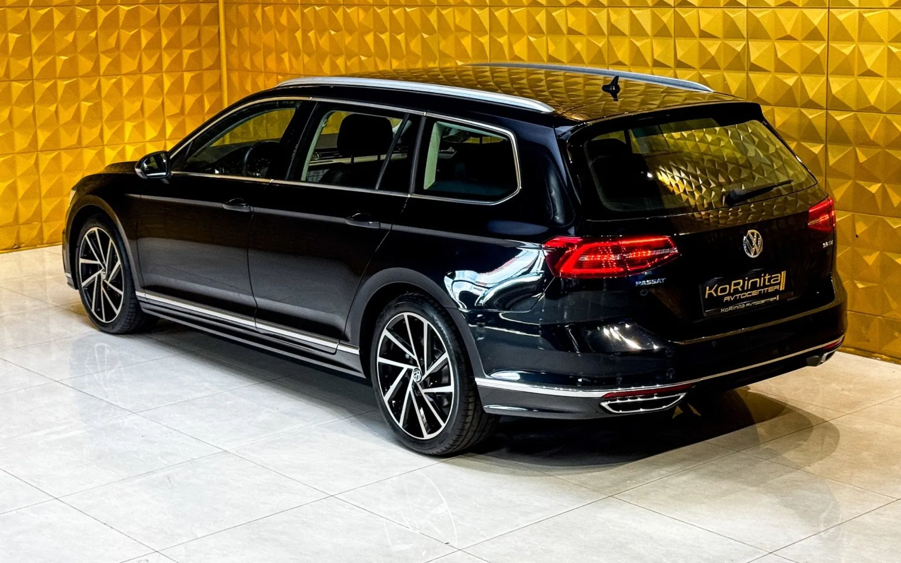 Notranja slika - Volkswagen Passat Variant - 2.0 TDI BMT R-Line Edition DSG - 8