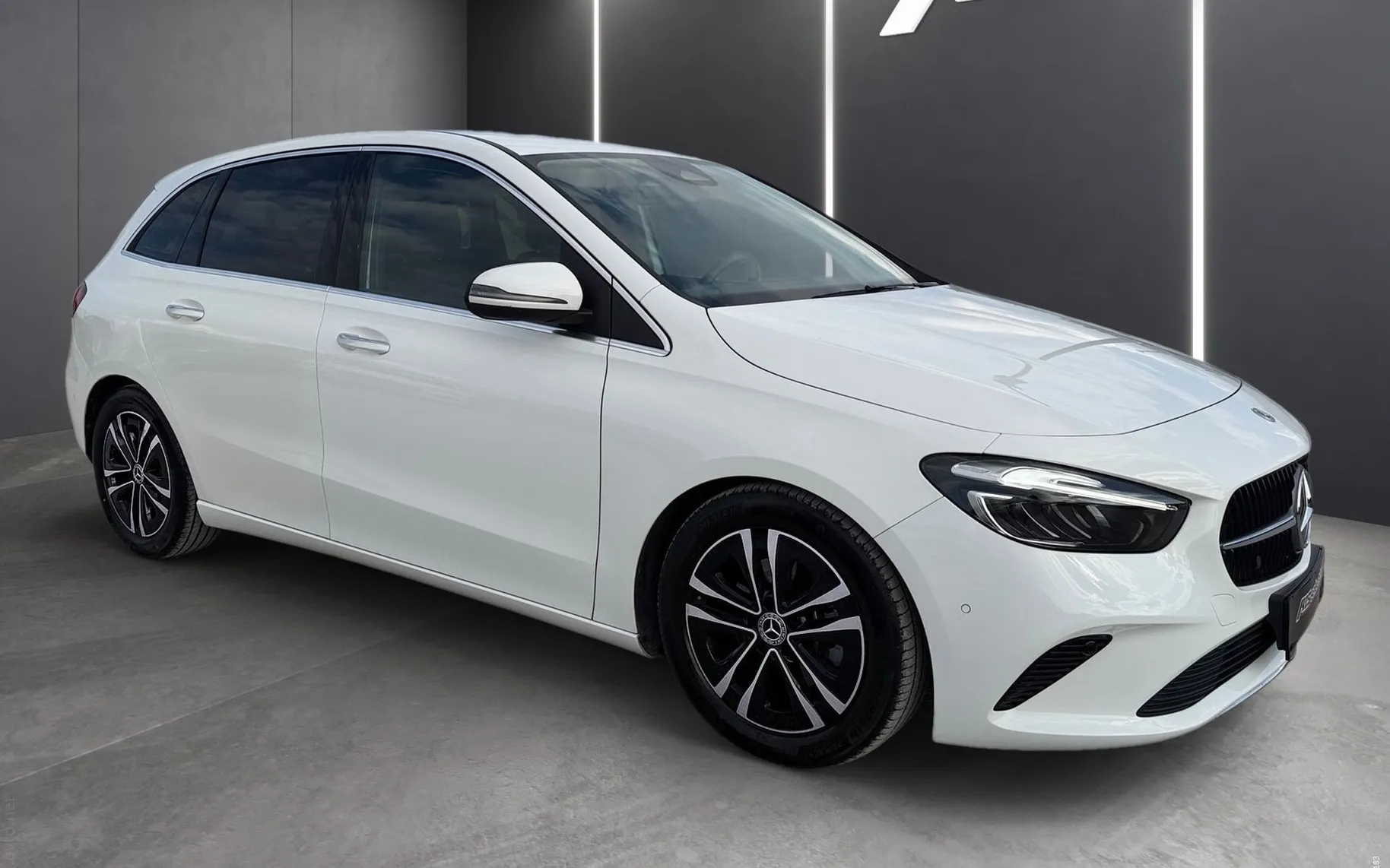 Zunanja slika - Mercedes-Benz B-Razred - B 200 d DCT Advanced Plus-Keylees-LED-PDC-Kamera.. - 2