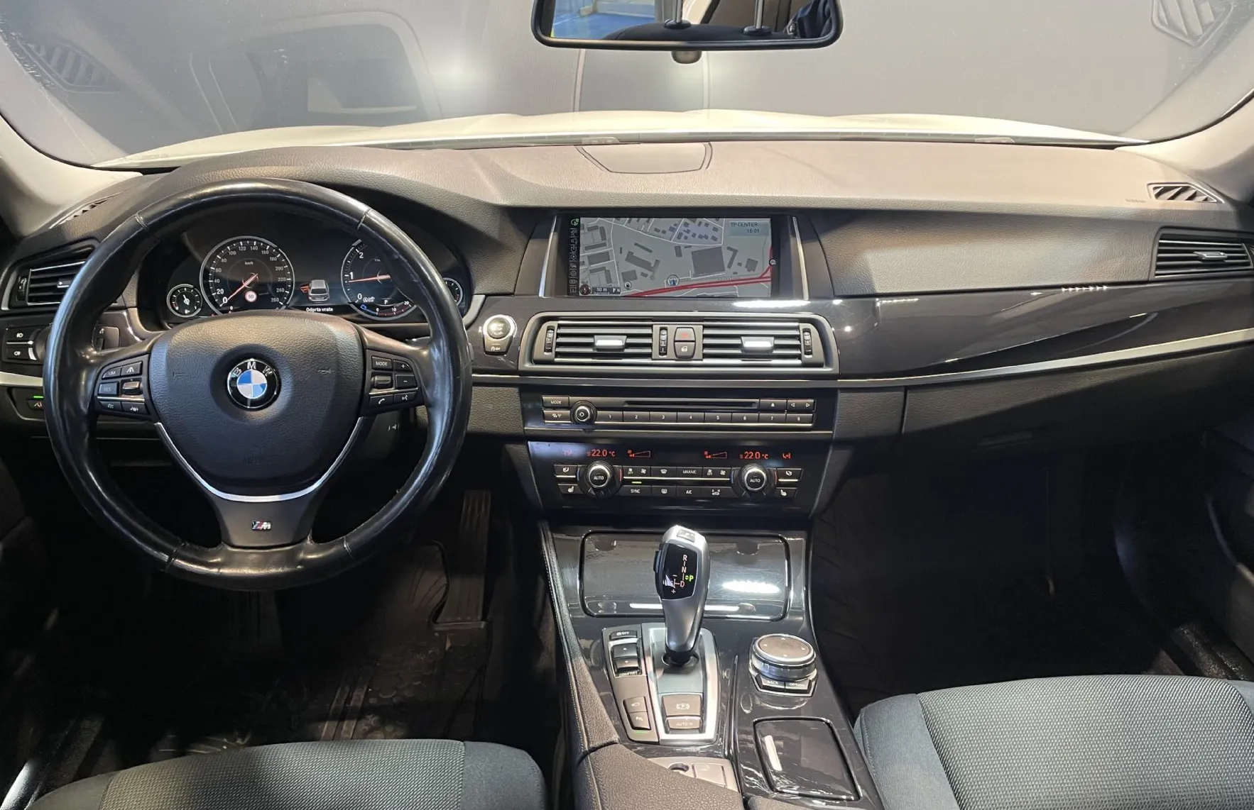 Zunanja slika - BMW Serija 5 - Touring: 520d-HEADUP-VIRTUAL-LANE-NAVI-RADAR-KAMERA-LED- - 13