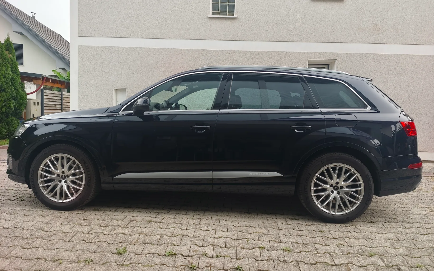 Zunanja slika - Audi Q7 - Etron - 3