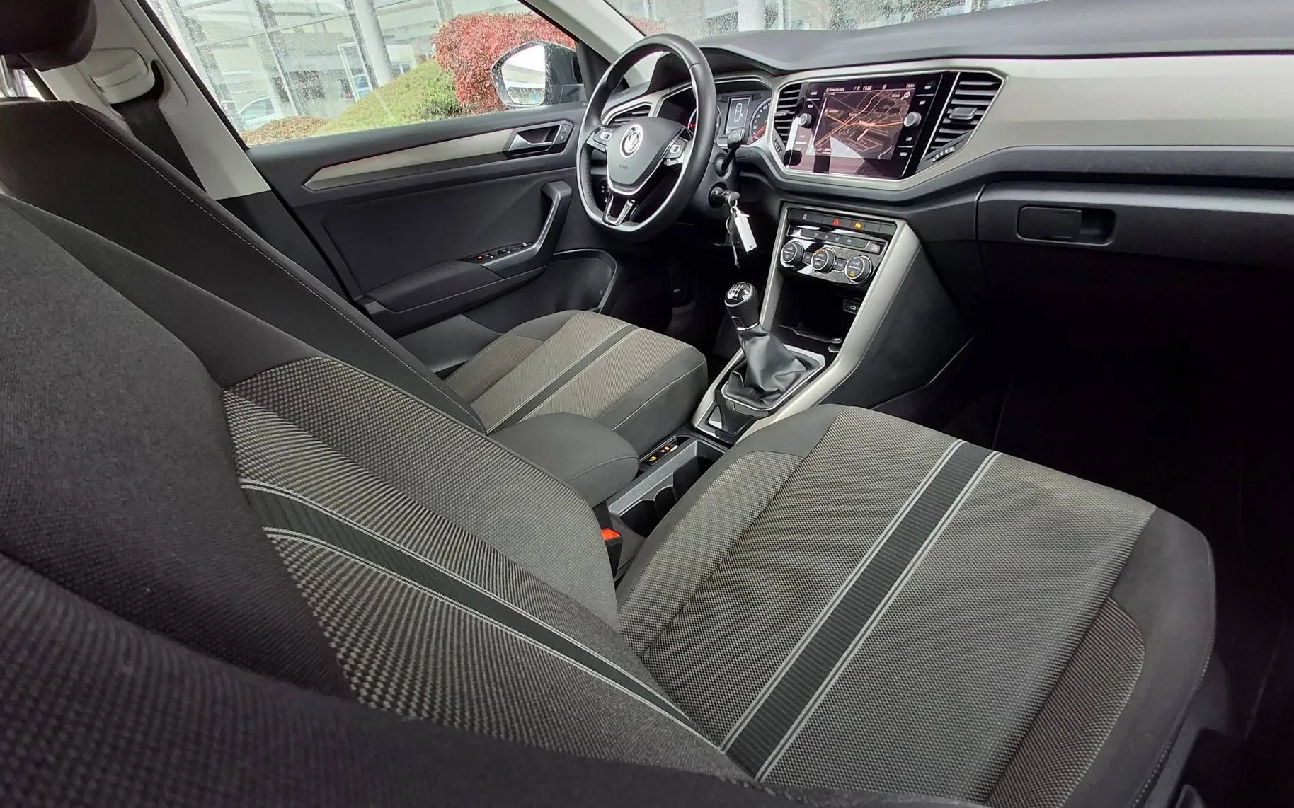 Zunanja slika - VW T-Roc - 2.0 TDI SCR Style 116 NAVI  KAM  ACC. - 10