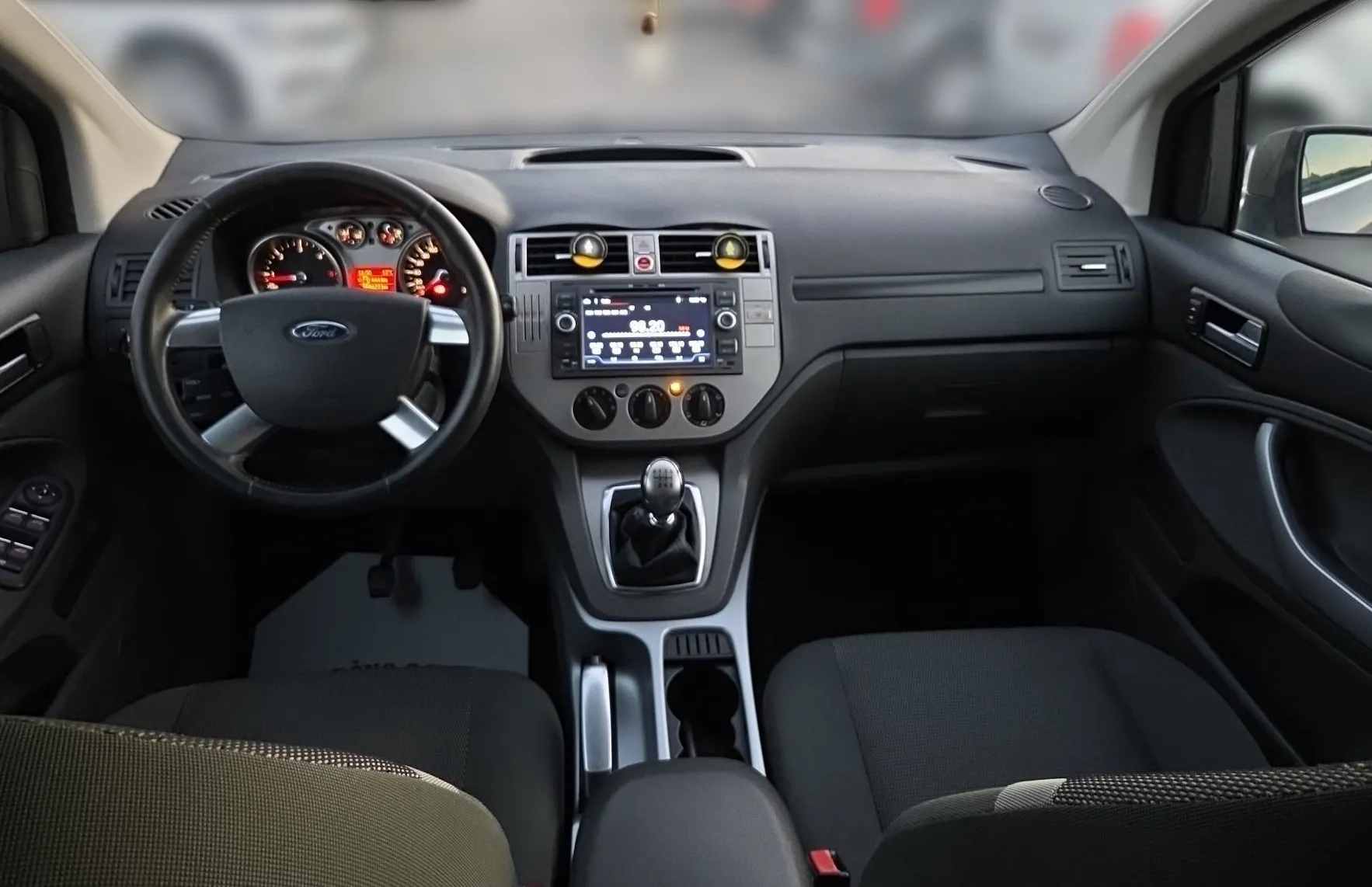 Zunanja slika - Ford Kuga - 2.0 TDCI 103kW DPF 4x2 Titanium - 10