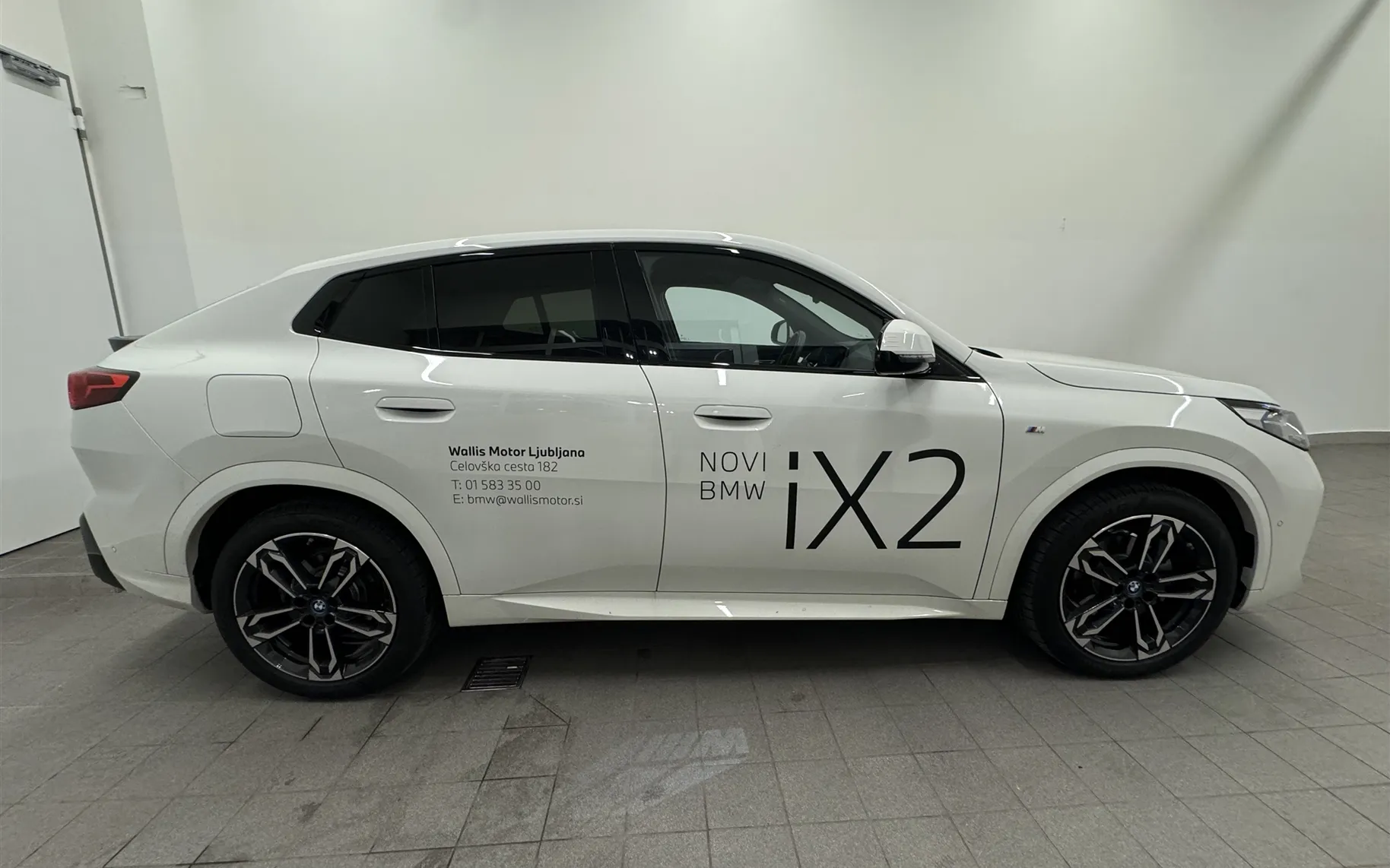 Zunanja slika - BMW iX - 2 eDrive20 - 11