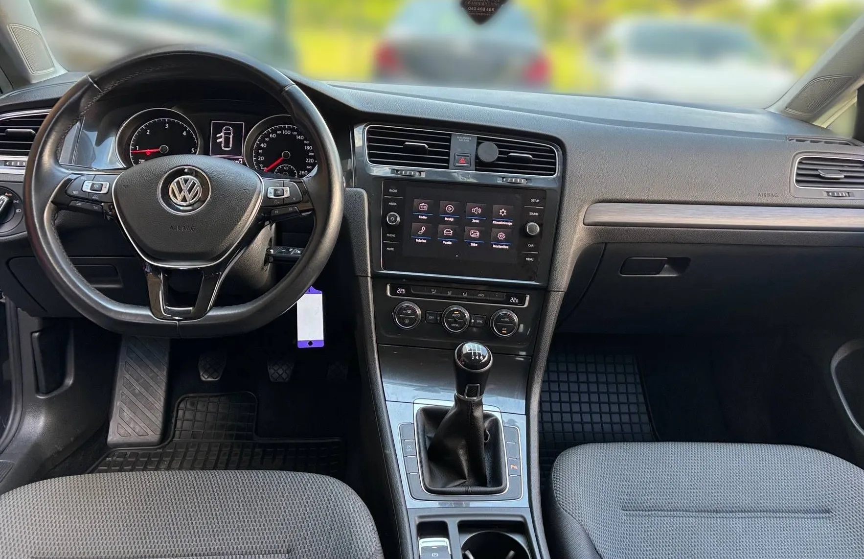 Zunanja slika - VW Golf - Variant 2.0 TDI R-LINE FULL LED ACC SLOVENSKO POREKLO PD.. - 19
