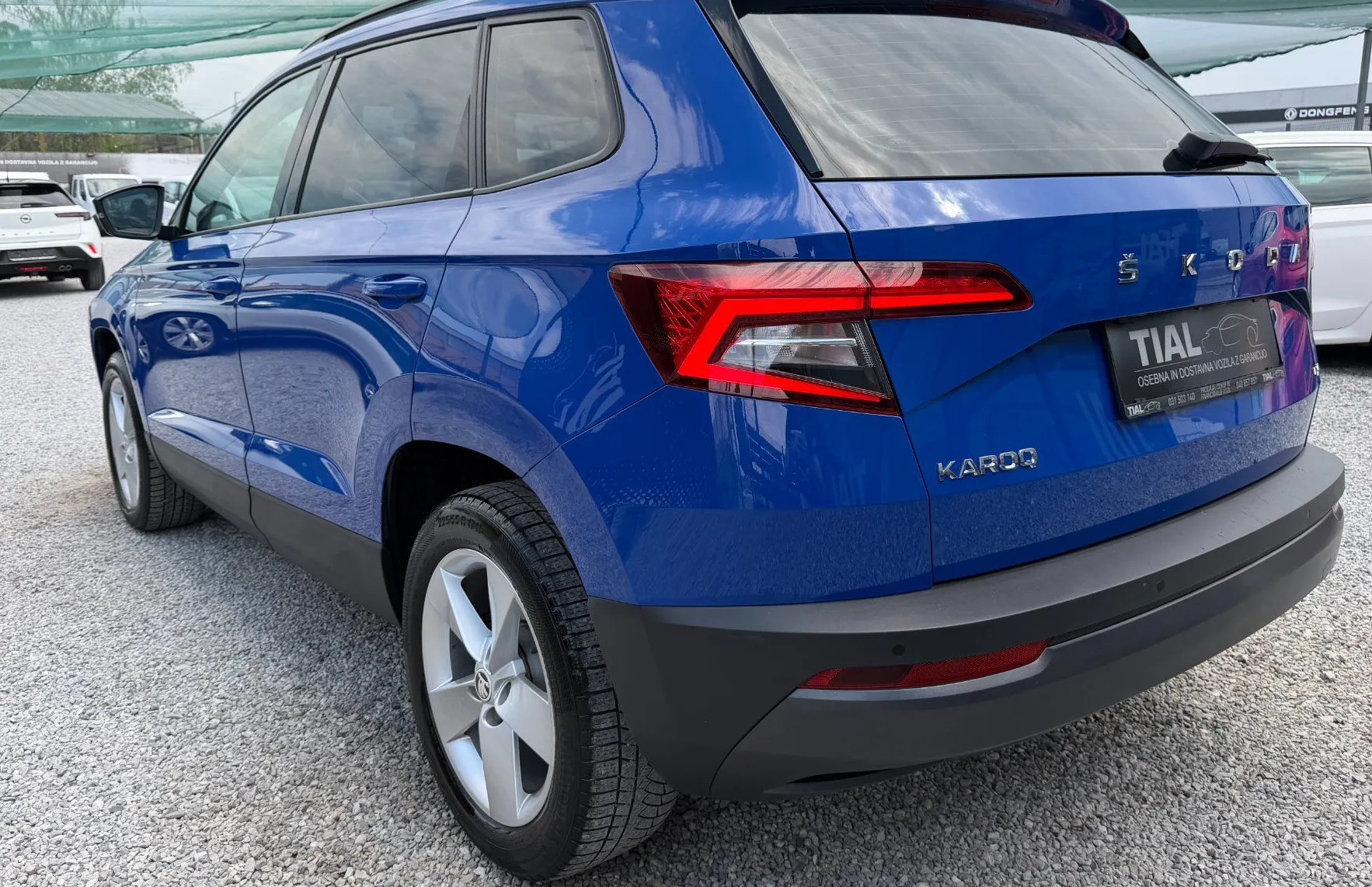 Zunanja slika - Škoda Karoq - 4x4 2.0 TDI DSG VELIK SERVIS-17COL-TEMP.-SLO - 5