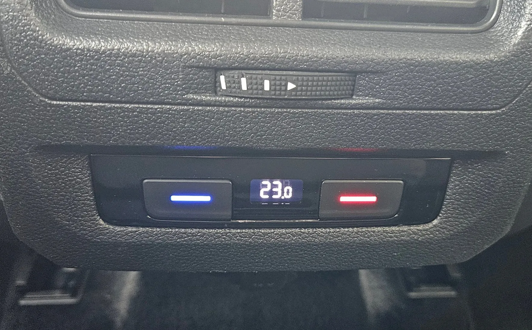 Zunanja slika - VW Touran - 2.0 TDI BMT Highline+ACC+17 COL - 15