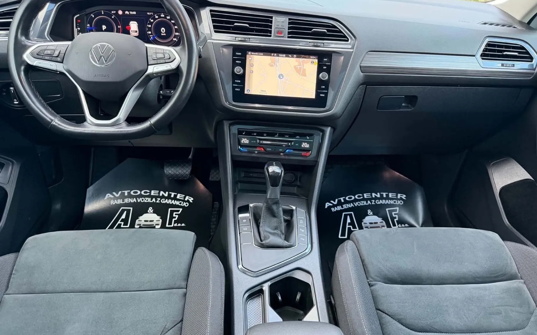 Notranja slika - Volkswagen Tiguan Allspace - 2.0 TDI-4X4-DSG-H LINE-PANORAMA-VIRTUAL-MASAŽA- - 9