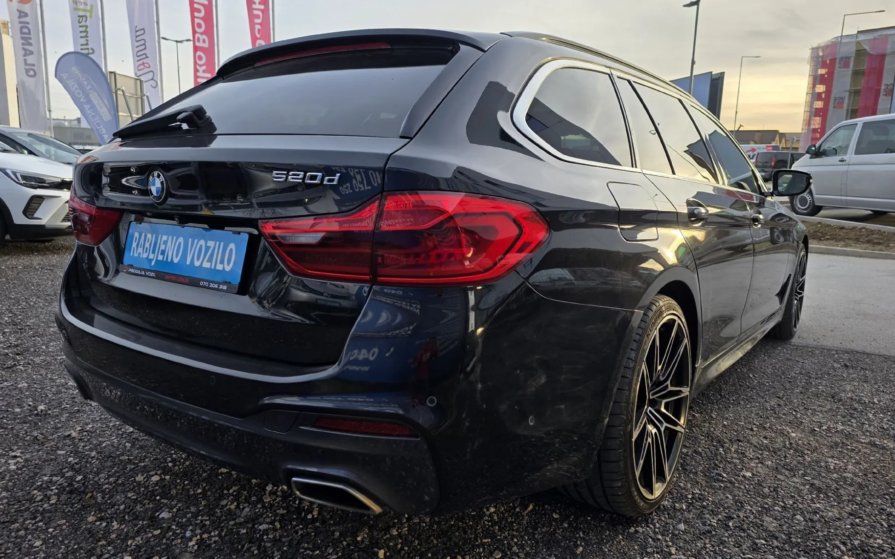 Zunanja slika - BMW Serija 5 - Touring: 520d aut. M PAKET.HUD.360KAMERA.AMBIENTAL - 2