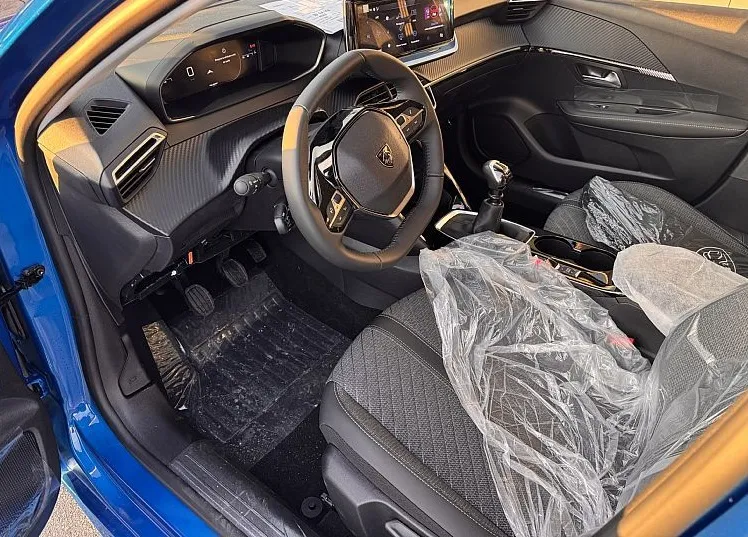 Zunanja slika - Peugeot 208 - ALLURE PureTech 100 + Bon za zimske gume - 6