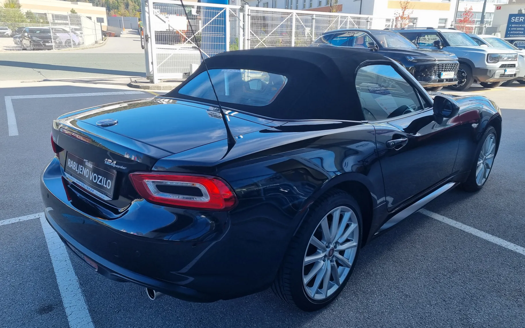 Zunanja slika - Fiat 124 - Spider 1.4 Multiair Turbo Lusso - KOT NOV - SAMO 8.938km - 8