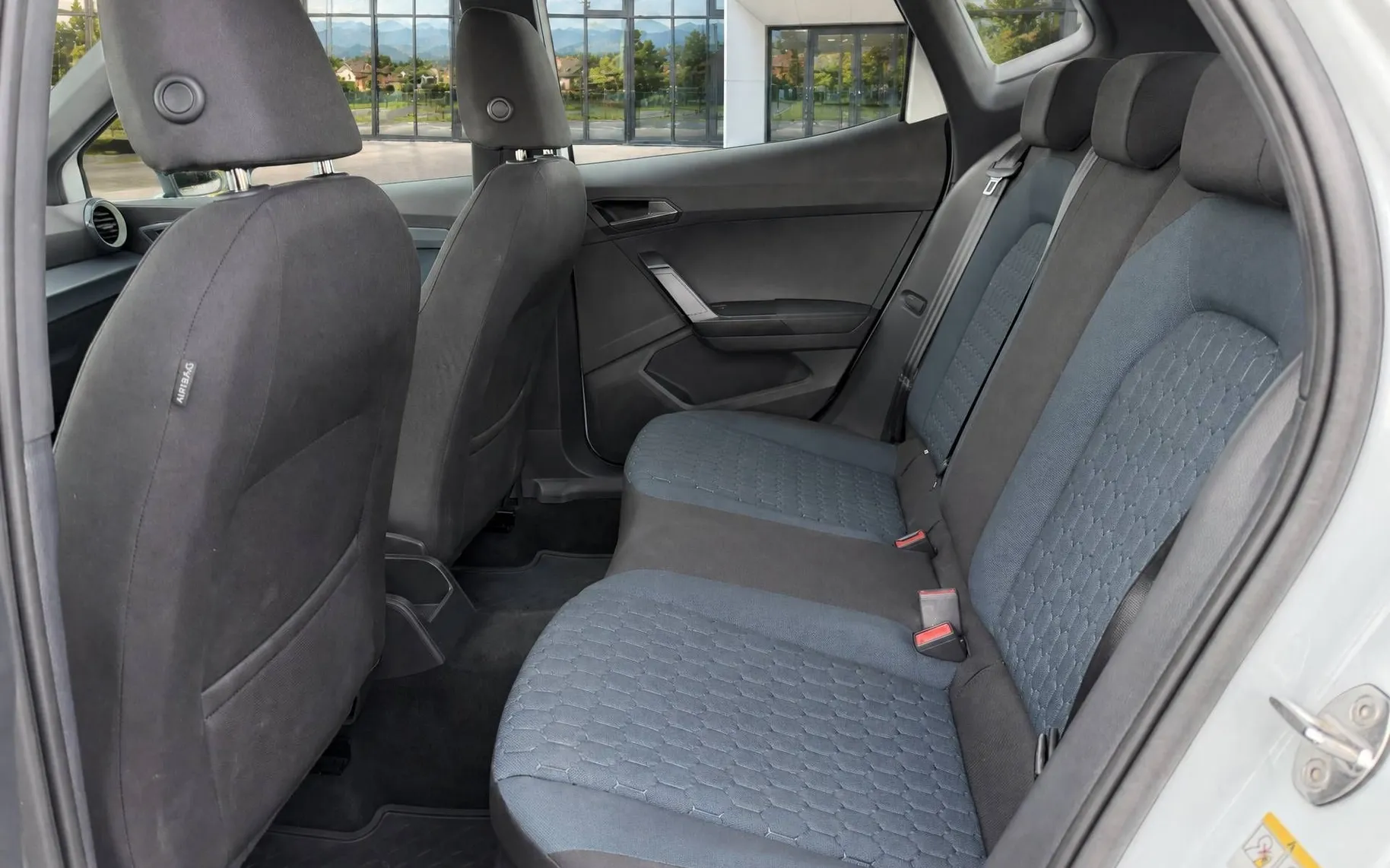Zunanja slika - Seat Arona - 1.0 Eco TSI Style DSG-SLO-LED-ACC-PDC-Vzv.kamera.. - 6