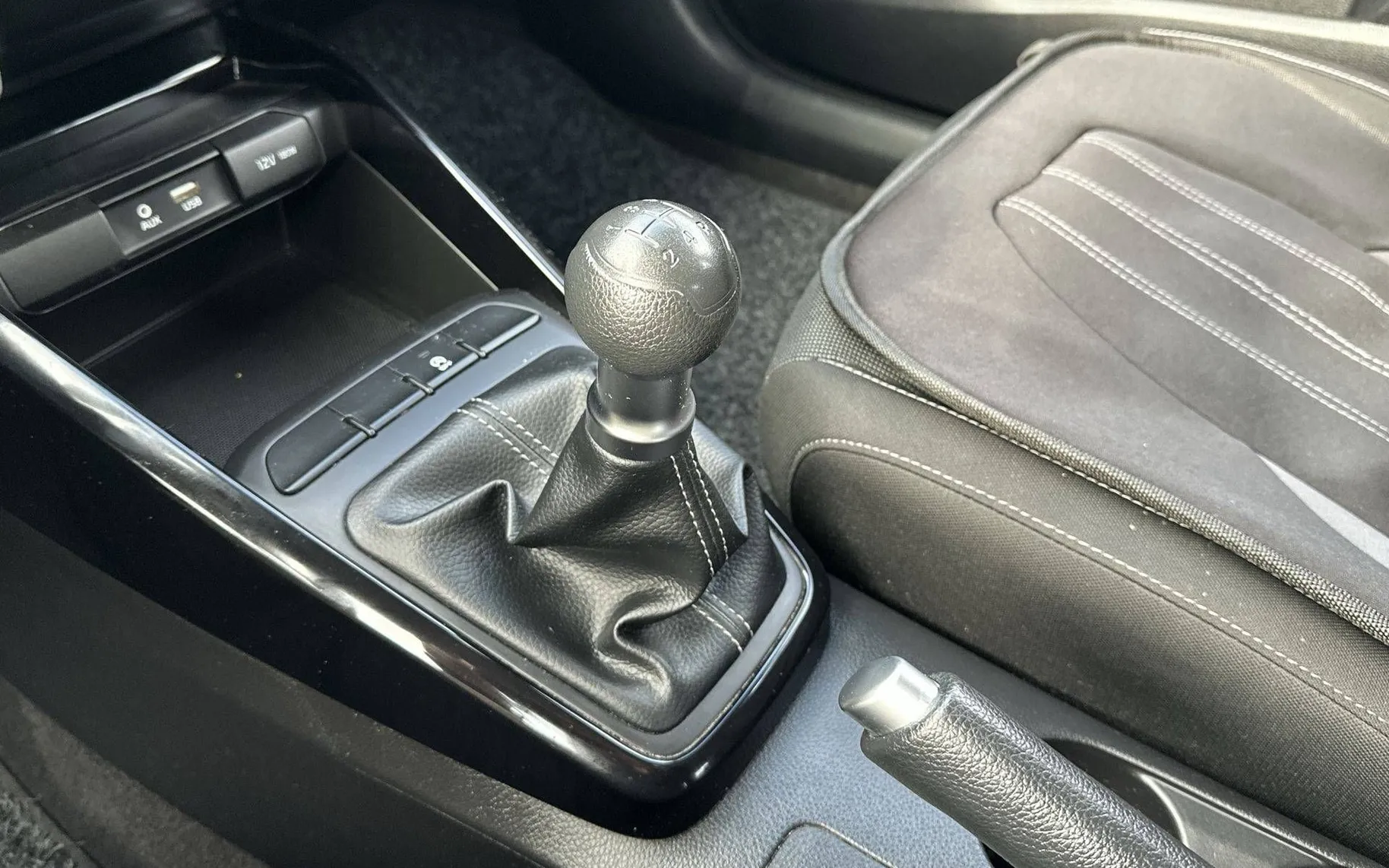 Notranja slika - KIA Rio - 1.25 CVVT EX Edition... - 20