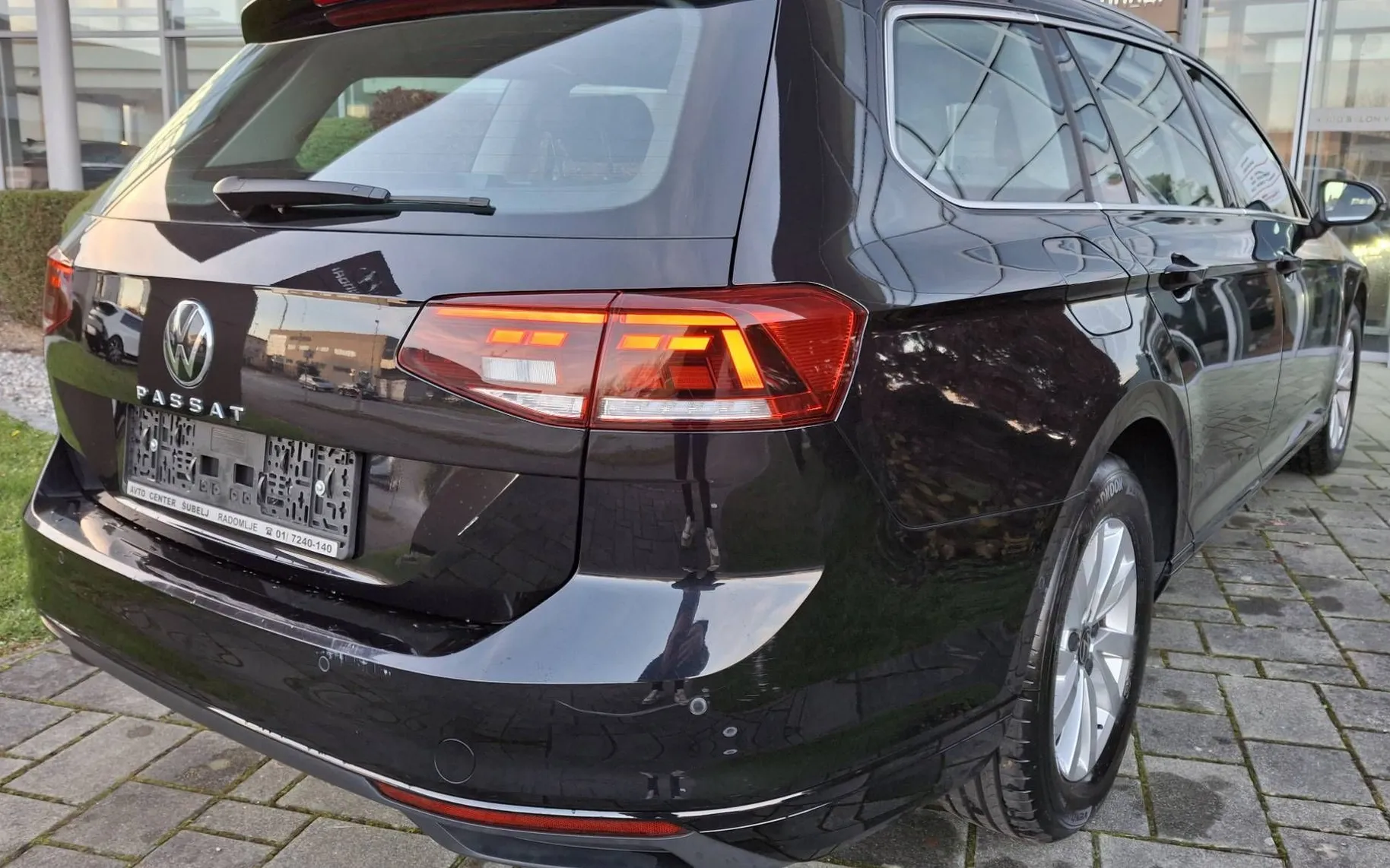 Zunanja slika - VW Passat - 1.5 TSI BMT Elegance avt. 110kW DECEMBRSKA AKCIJA. - 4