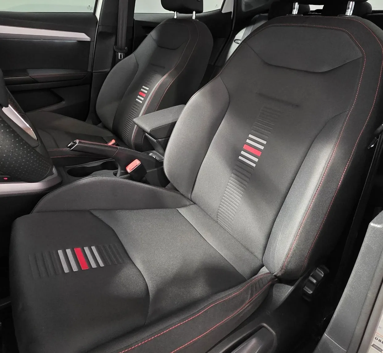 Zunanja slika - Seat Arona - 1,0 TSI FR SLO 1.LAST TEMP LED KAM ALU - 14