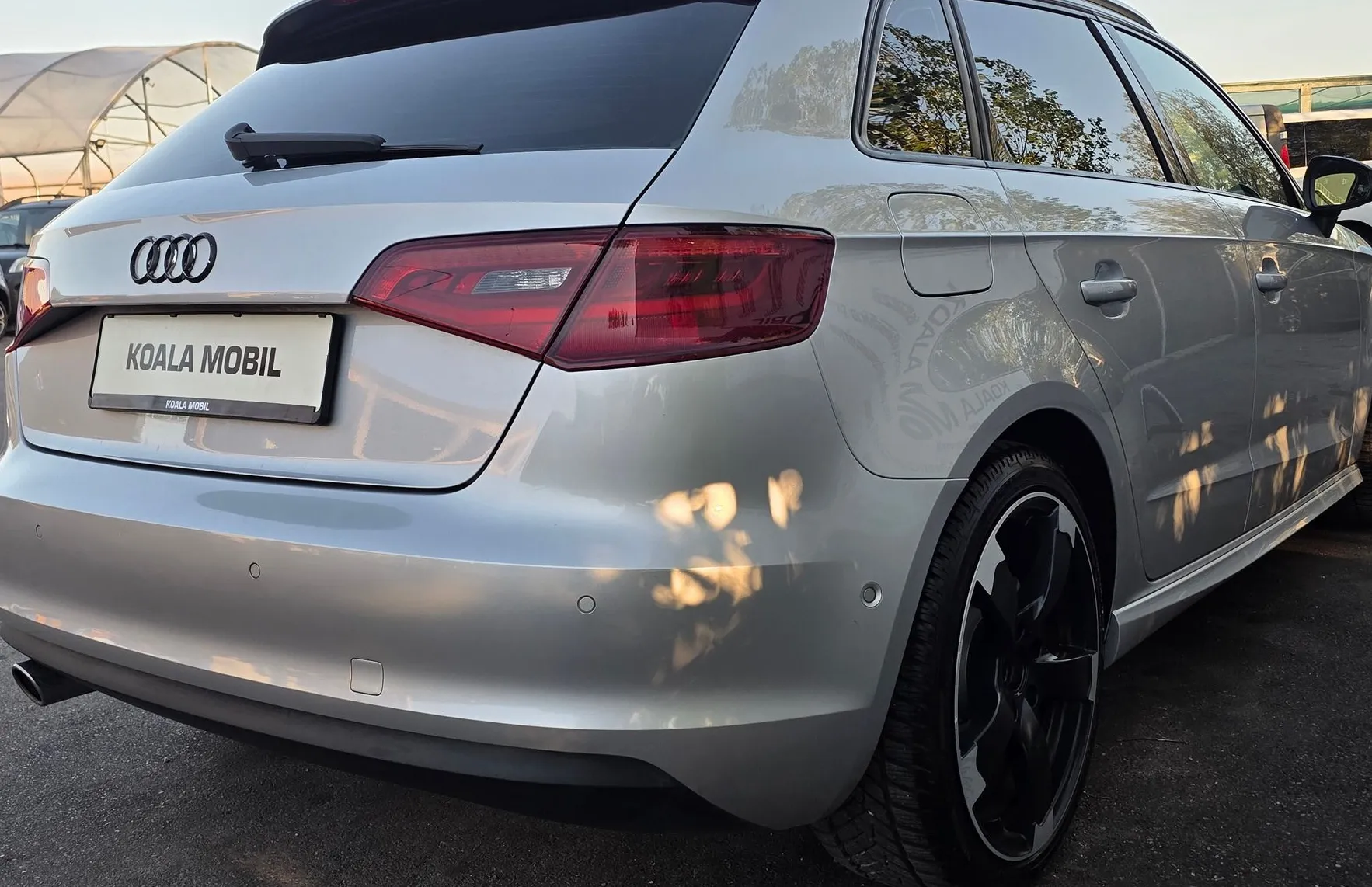 Zunanja slika - Audi A3 - 1.6 TDI BI-XENON-RADAR-NAVI-ALU PLATIŠČA-PDC - 4