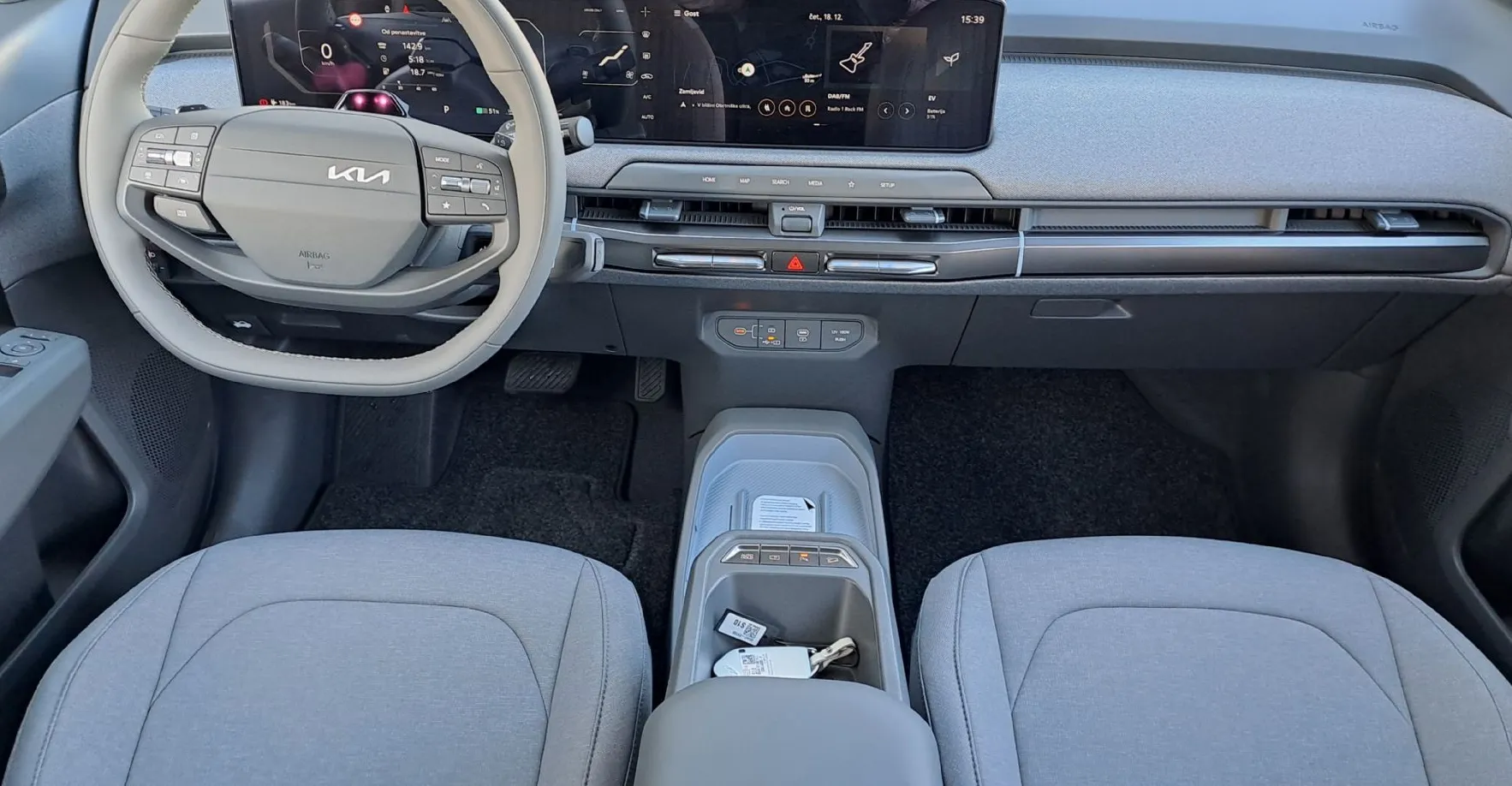 Zunanja slika - KIA EV3 - 58.3 kWh baterija. 150 kW  204 KM  Star - 9