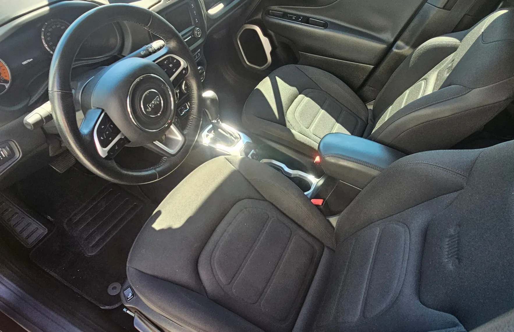 Zunanja slika - Jeep Renegade - AWD 2.0 MultiJet Limited Avt.-Le 99.000km- ODLIČEN - 14