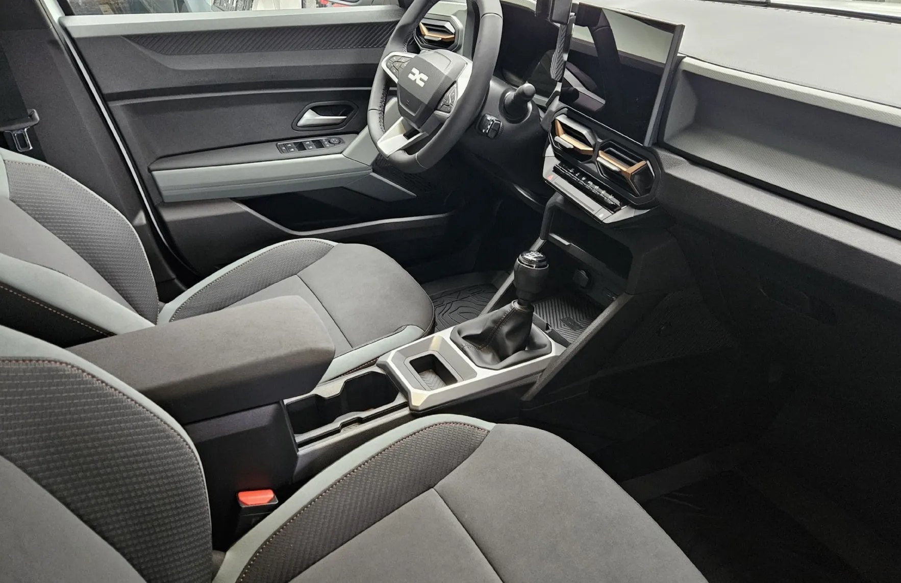 Zunanja slika - Dacia Bigster - mild hybrid-G 140 Extreme - 3