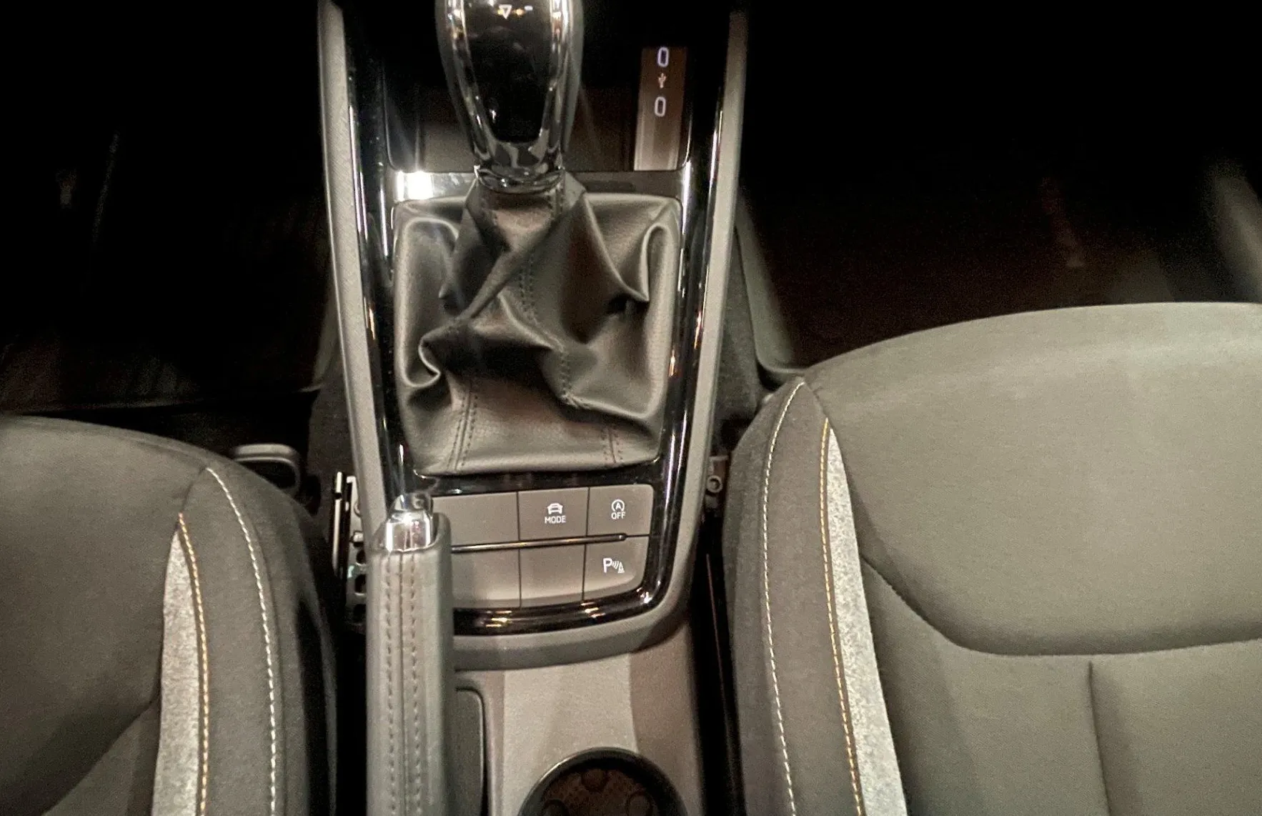 Zunanja slika - Škoda Kamiq - 1.0 TSI Selection DSG - 14