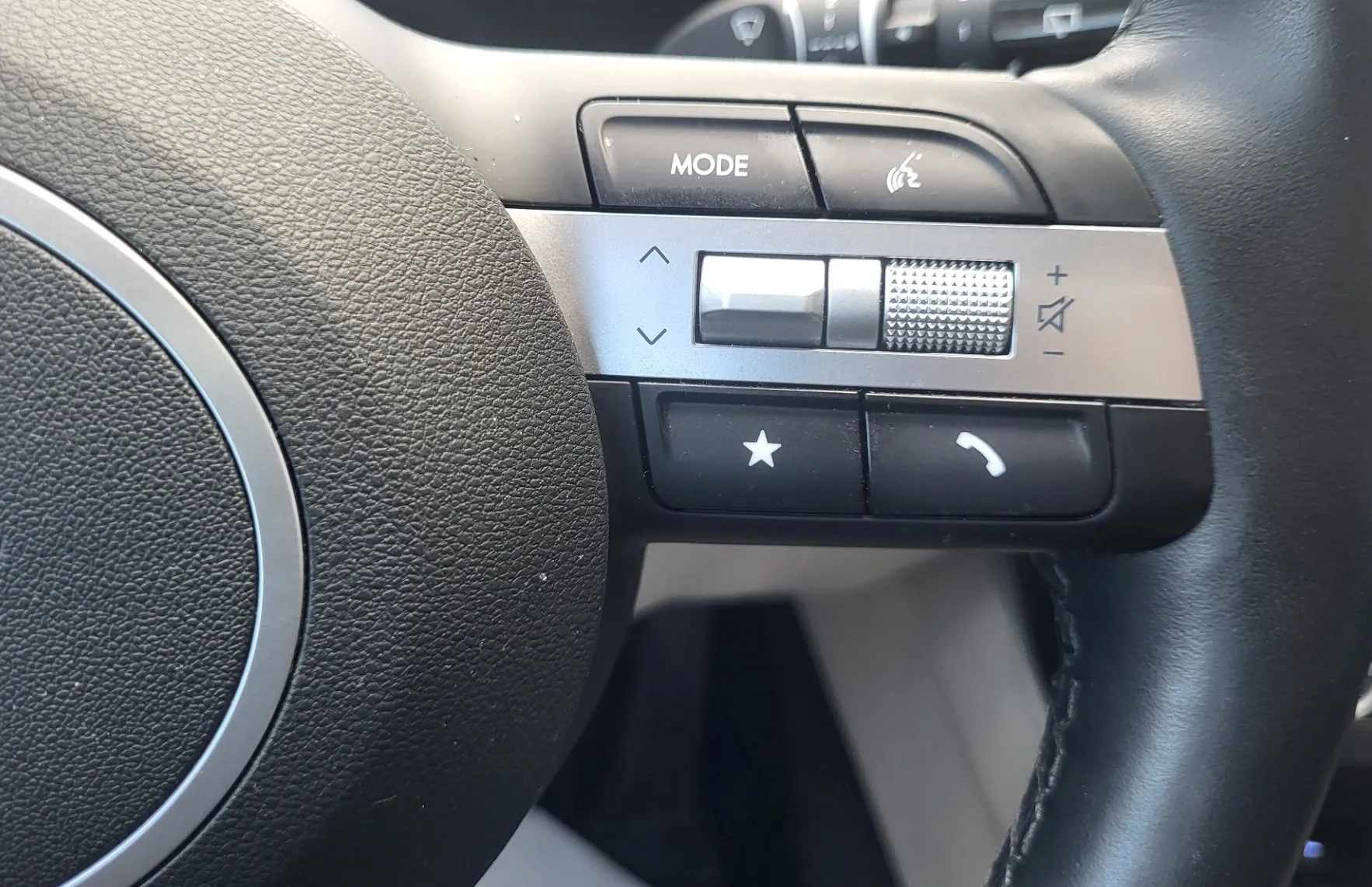 Zunanja slika - Hyundai Tucson - 1.6 T GDI Premium slo-1last-acc-navi-pdc-alu-kamer - 12