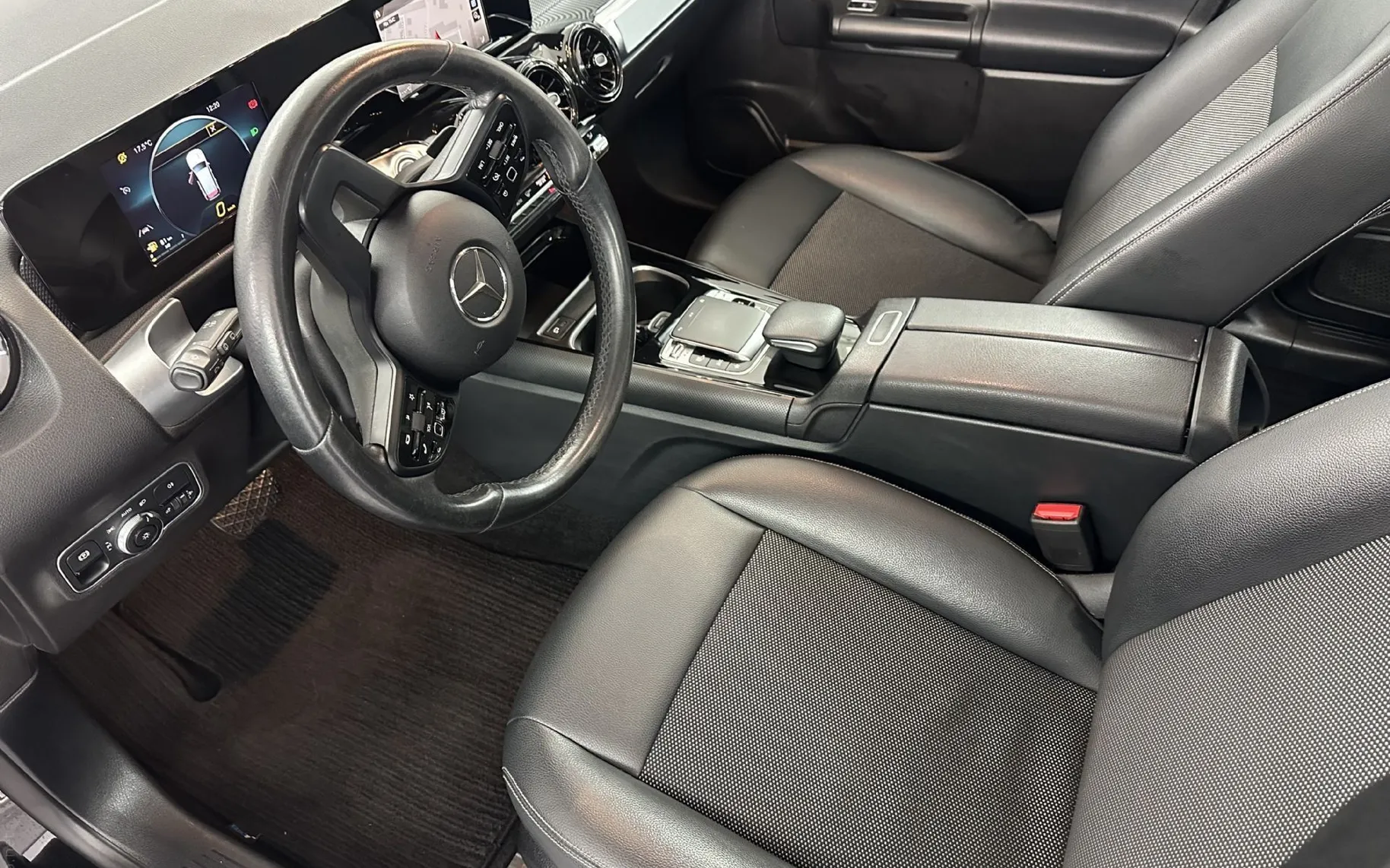Zunanja slika - Mercedes-Benz GLB-Razred - GLB 200 d 4MATIC Avt.NEMŠKI.KAMERA.PANORAMA.NAVI - 6