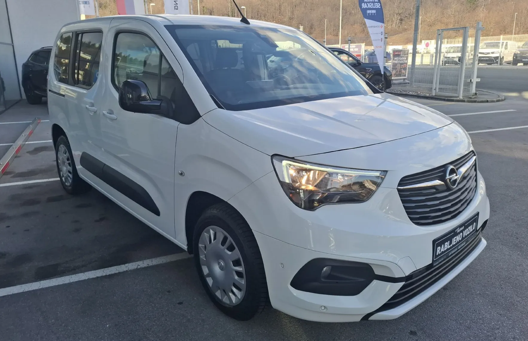 Zunanja slika - Opel Combo - 1.5 HDI 96KW SERVISNA ZGODOVINA + MALO KM - 3