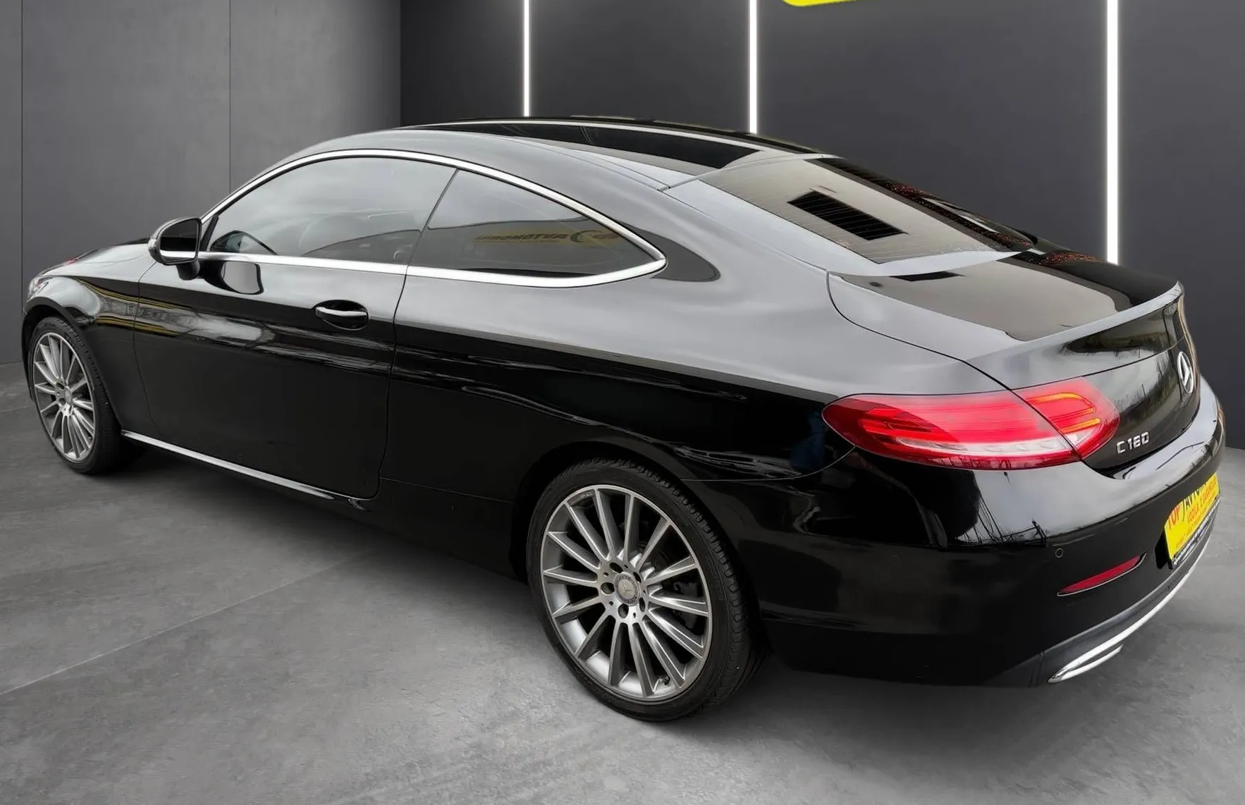 Zunanja slika - Mercedes-Benz C-Razred - C 180 COUPE 19 COL AMG FULL LED NAVI PDC TEMPOMA.. - 3
