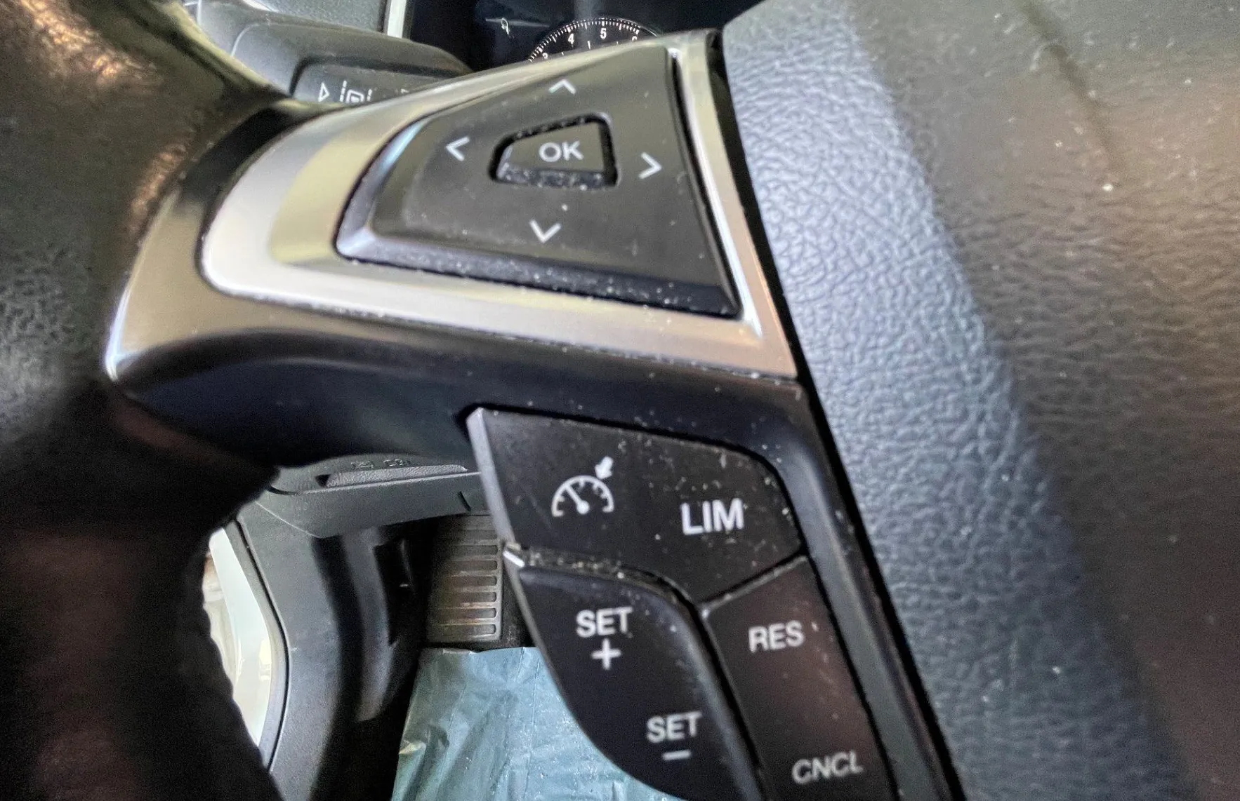 Zunanja slika - Ford S-MAX - 2.0 TDCi  Powershift NAVI.PDC.KAMERA.OGR.SEDEŽ - 13