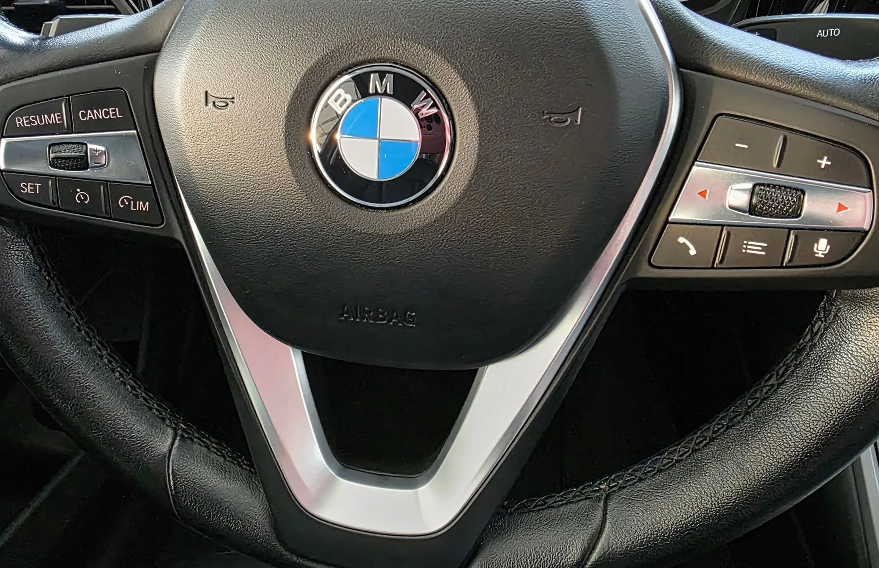 Zunanja slika - BMW Serija 3 - : 318d - LINE ASSIST - USNJE - FUL LED - TEMPOM4T - 10